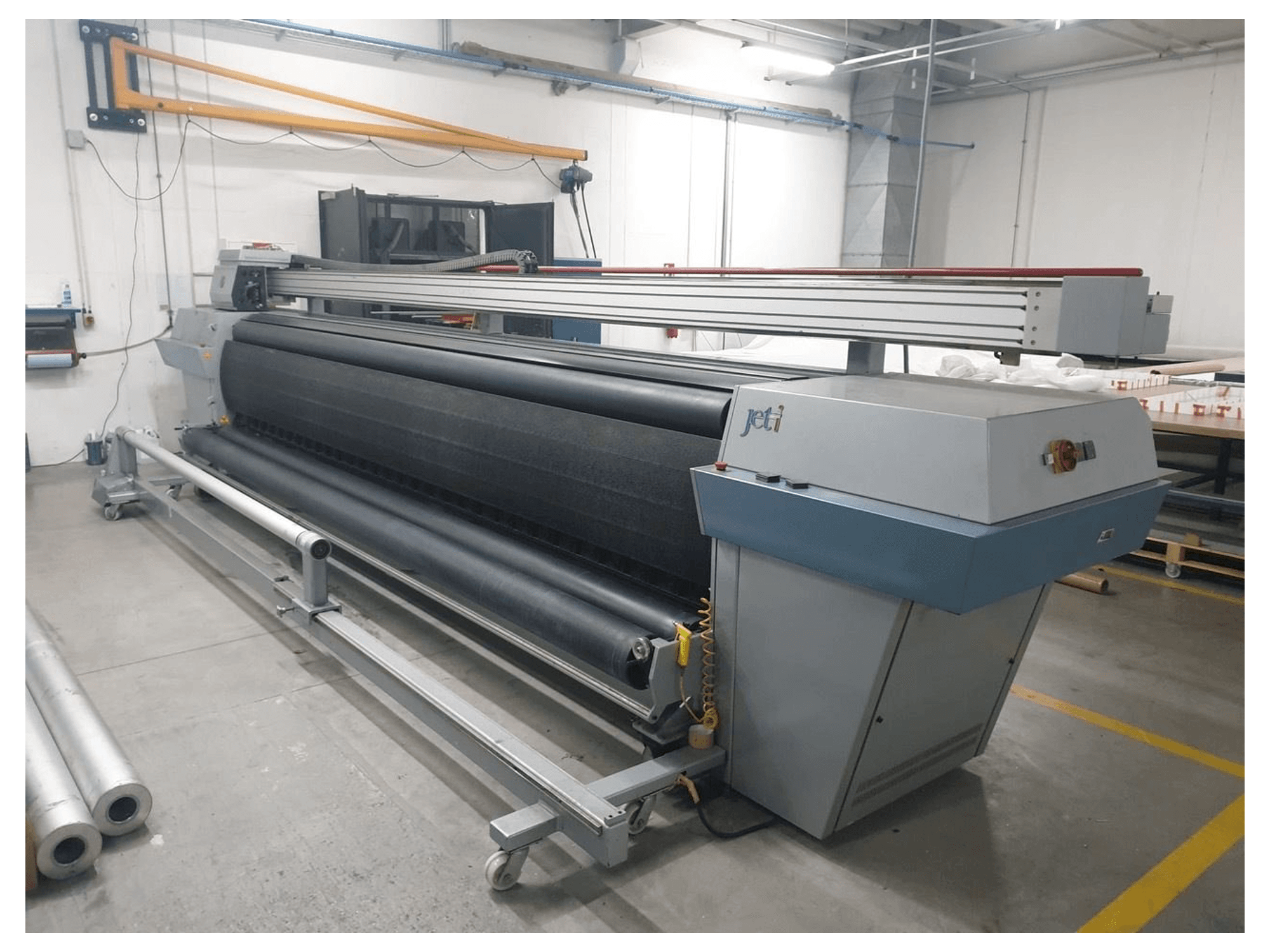 Vista frontale della macchina JETI 5000