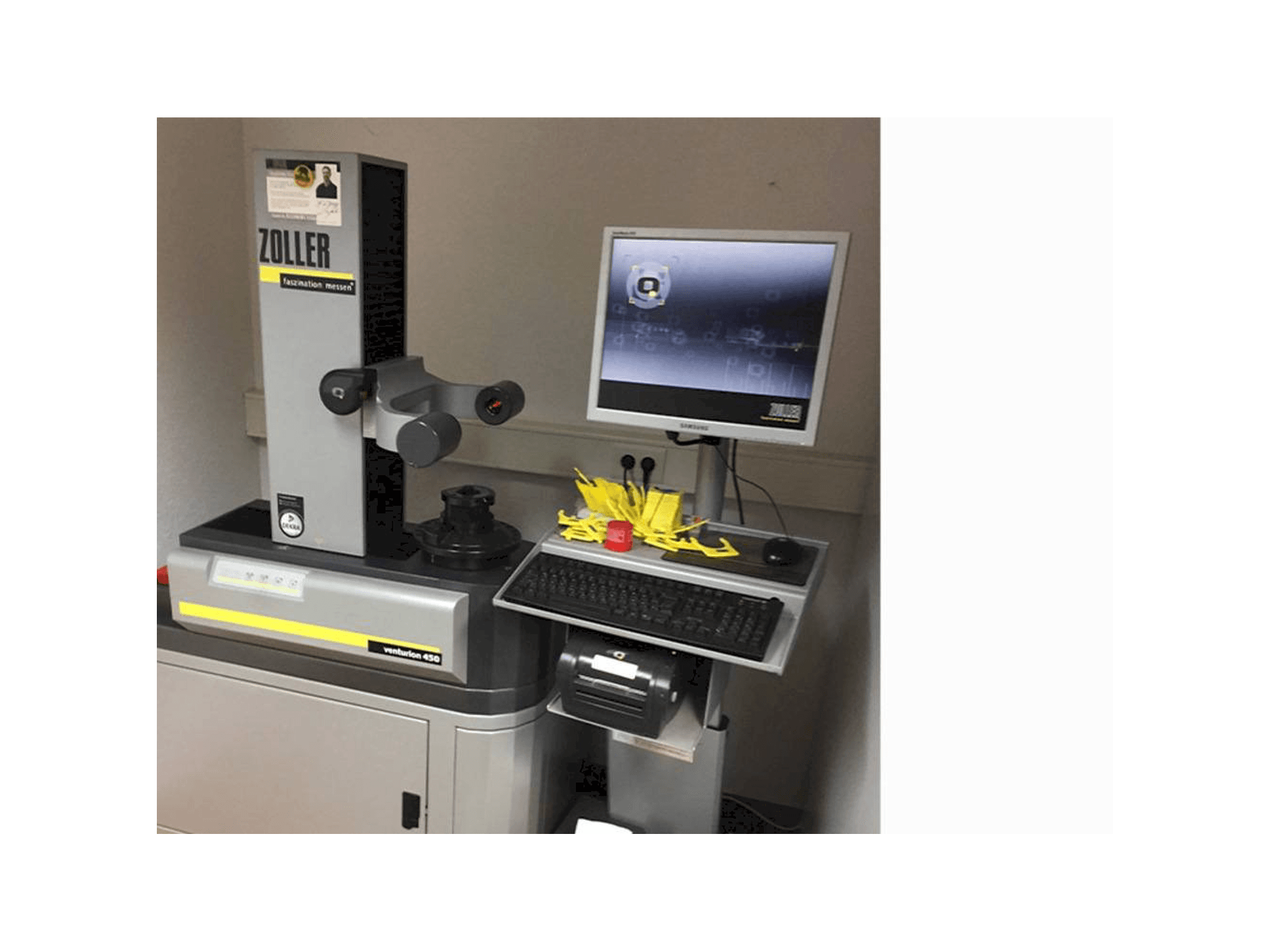 Vista frontale della macchina Zoller Venturion 450