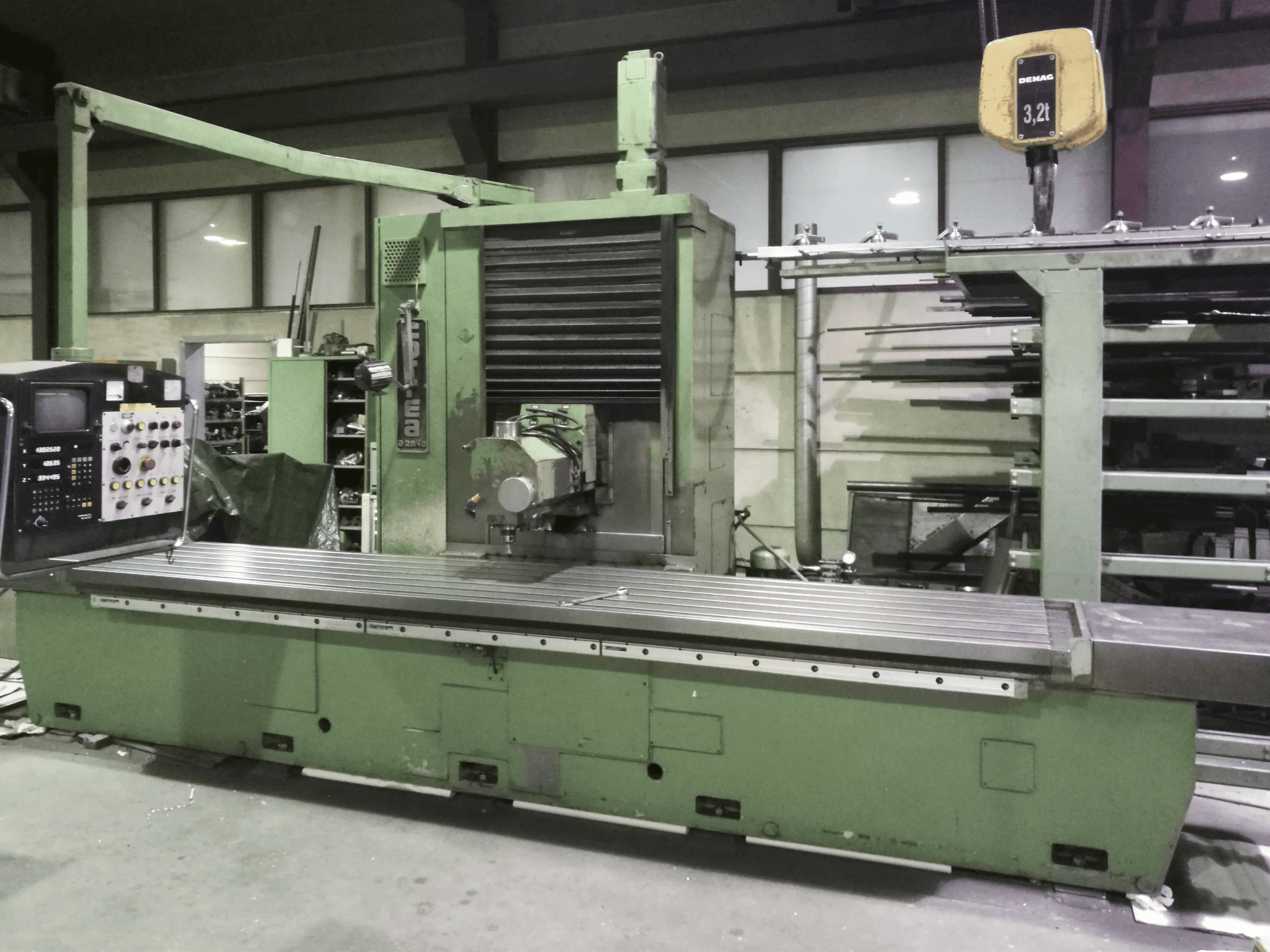 Vista lato destro della macchina Correa A-20/40