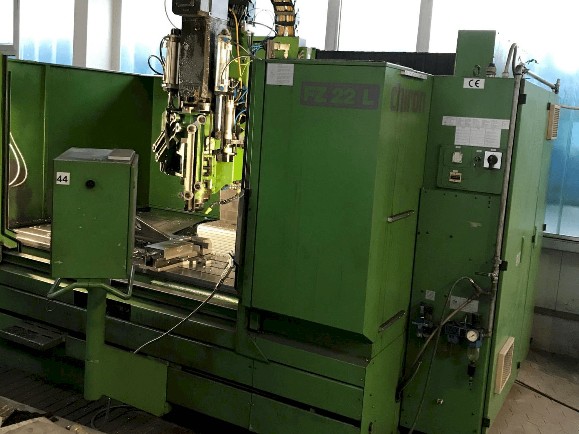 Vista frontale della macchina CHIRON FZ 22 L