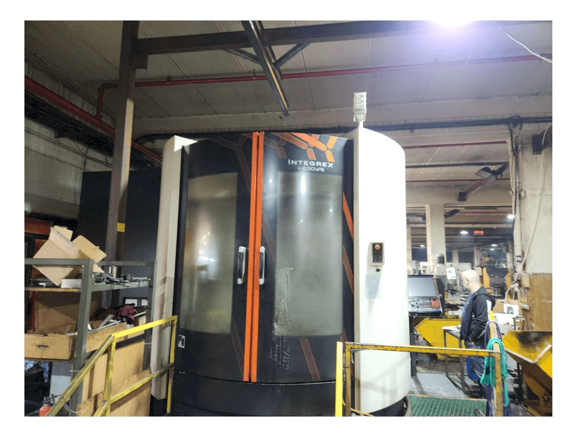 Vista frontale della macchina Mazak INTEGREX i-630V/6