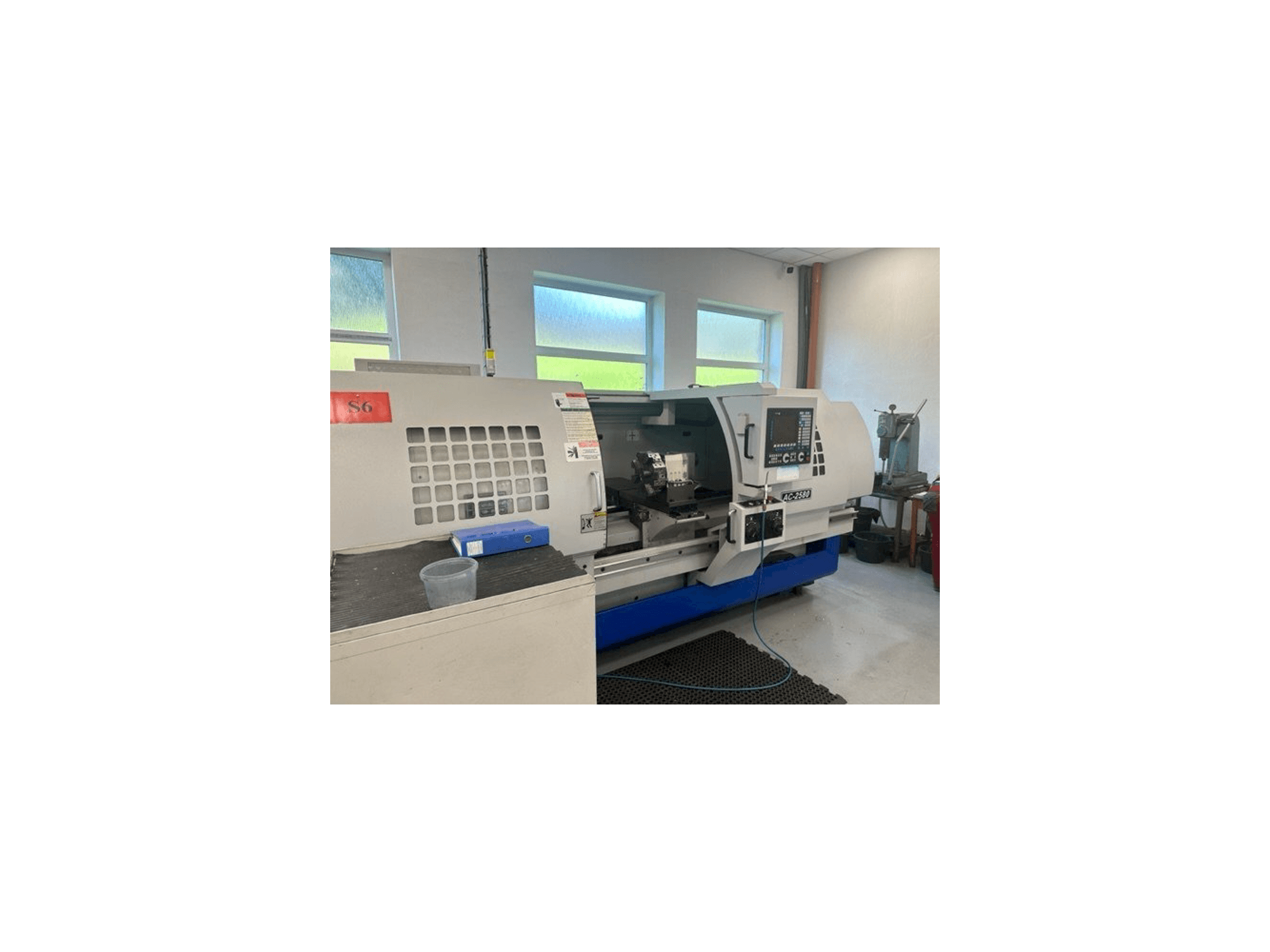 Vista frontale della macchina MASCUT AC-2580