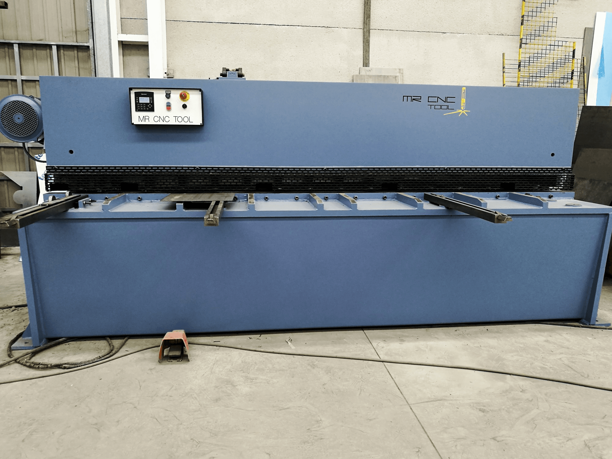 Vista frontale della macchina Loire Safe CHP-6/31