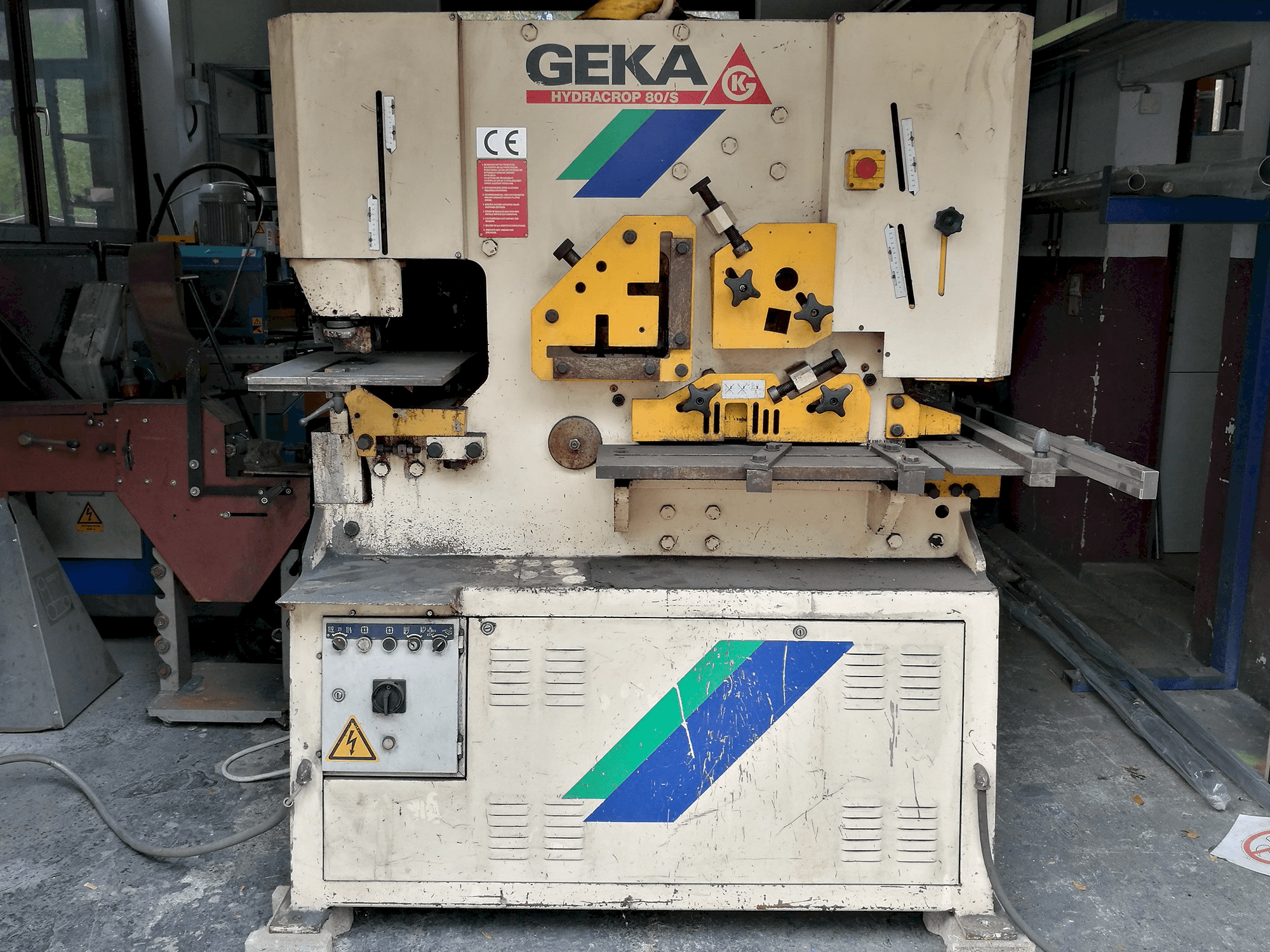 Vista frontale della macchina GEKA HYDRACROP 80/S