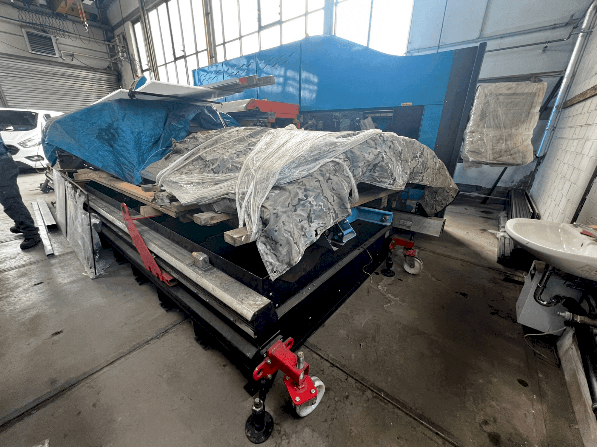 Vista frontale della macchina Prima Power ZAPHIRO CV5000+CT10