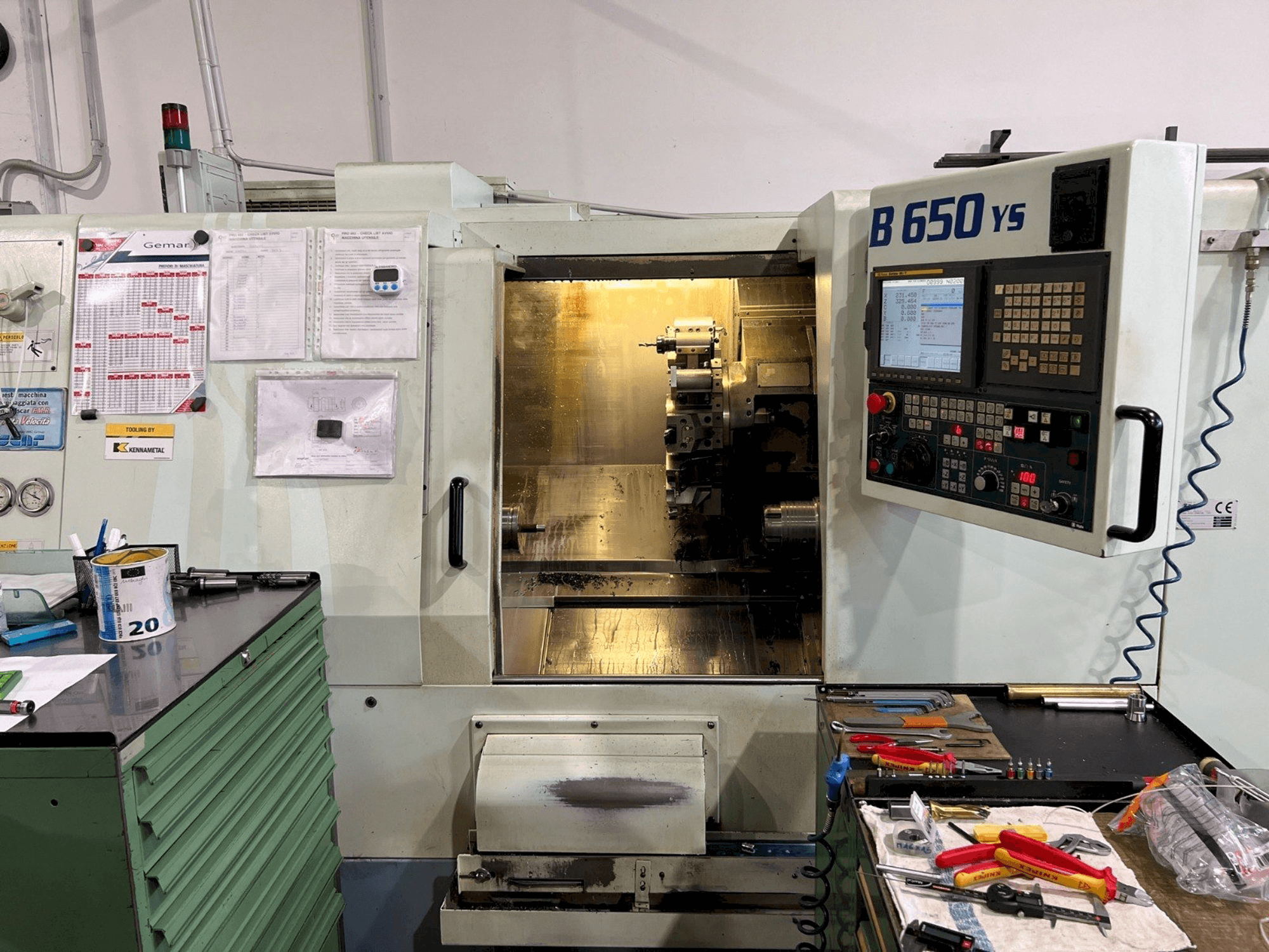 Vista frontale della macchina Biglia B650 YS