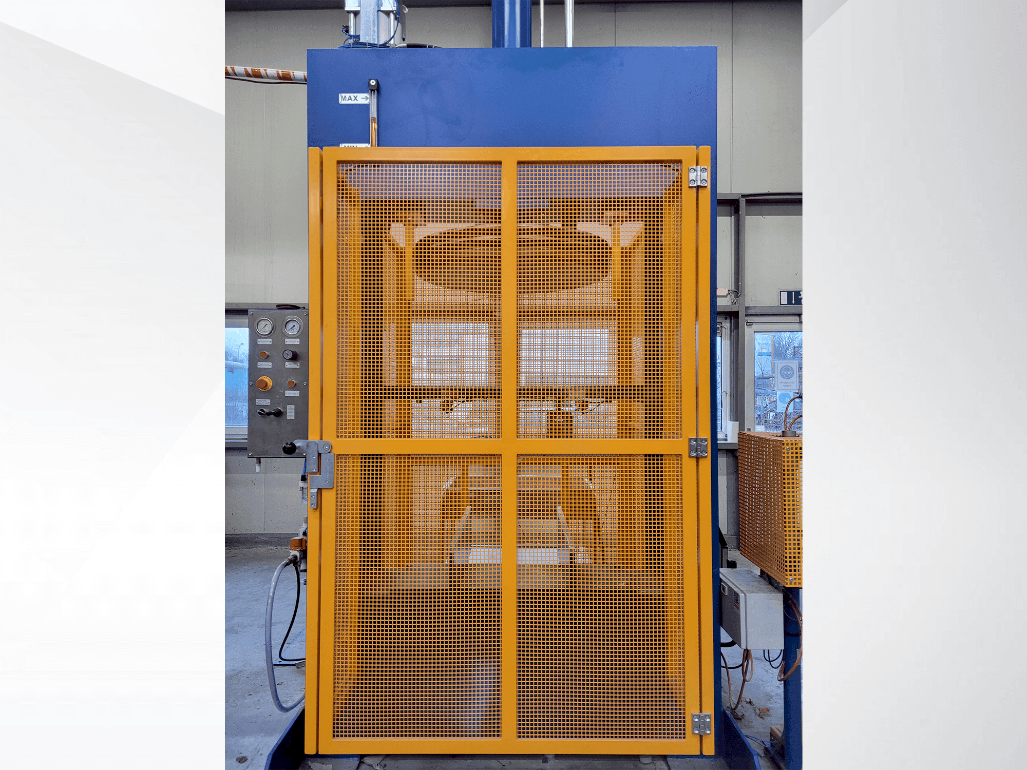 Vista frontale della macchina NANINNI RENATO PV- EXTRUDER MOD.PV800M-AT