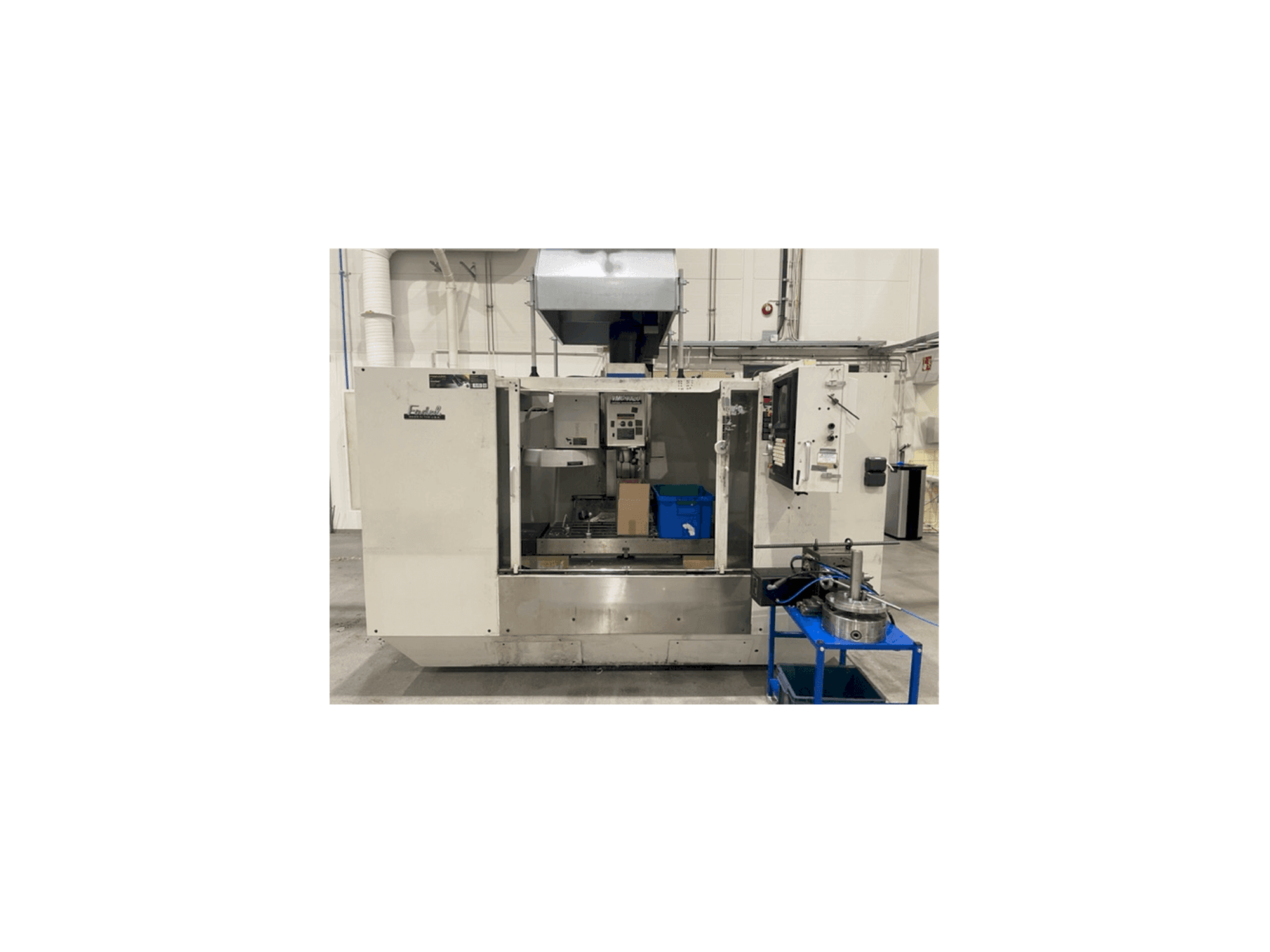 Vista frontale della macchina FADAL VMC 4020HT