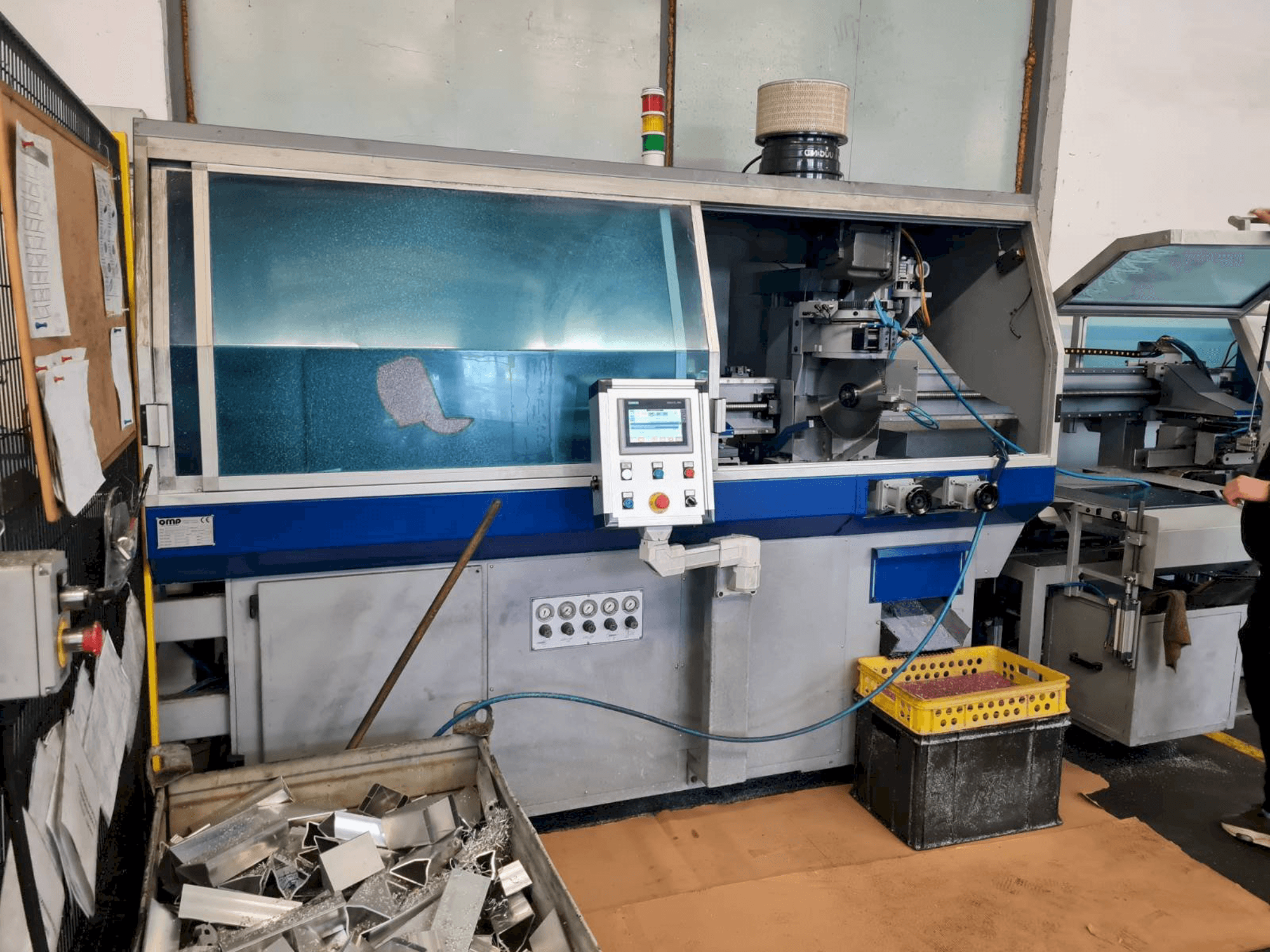 Vista frontale della macchina OMP EURO 400 CMCNPRL