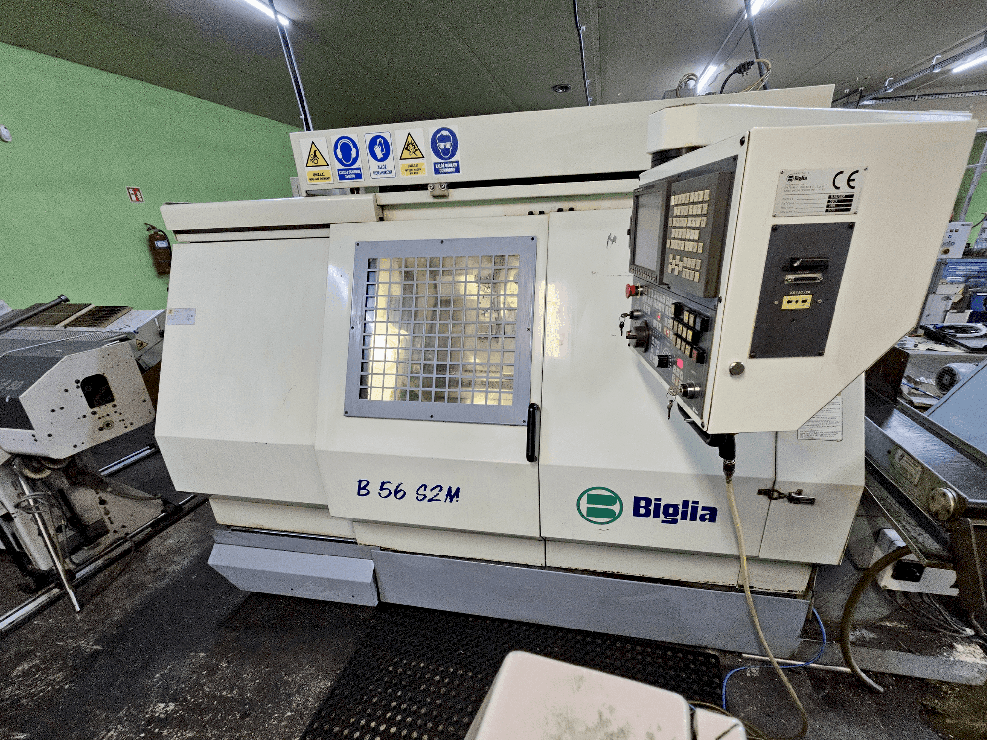 Vista frontale della macchina Biglia B56 S2M