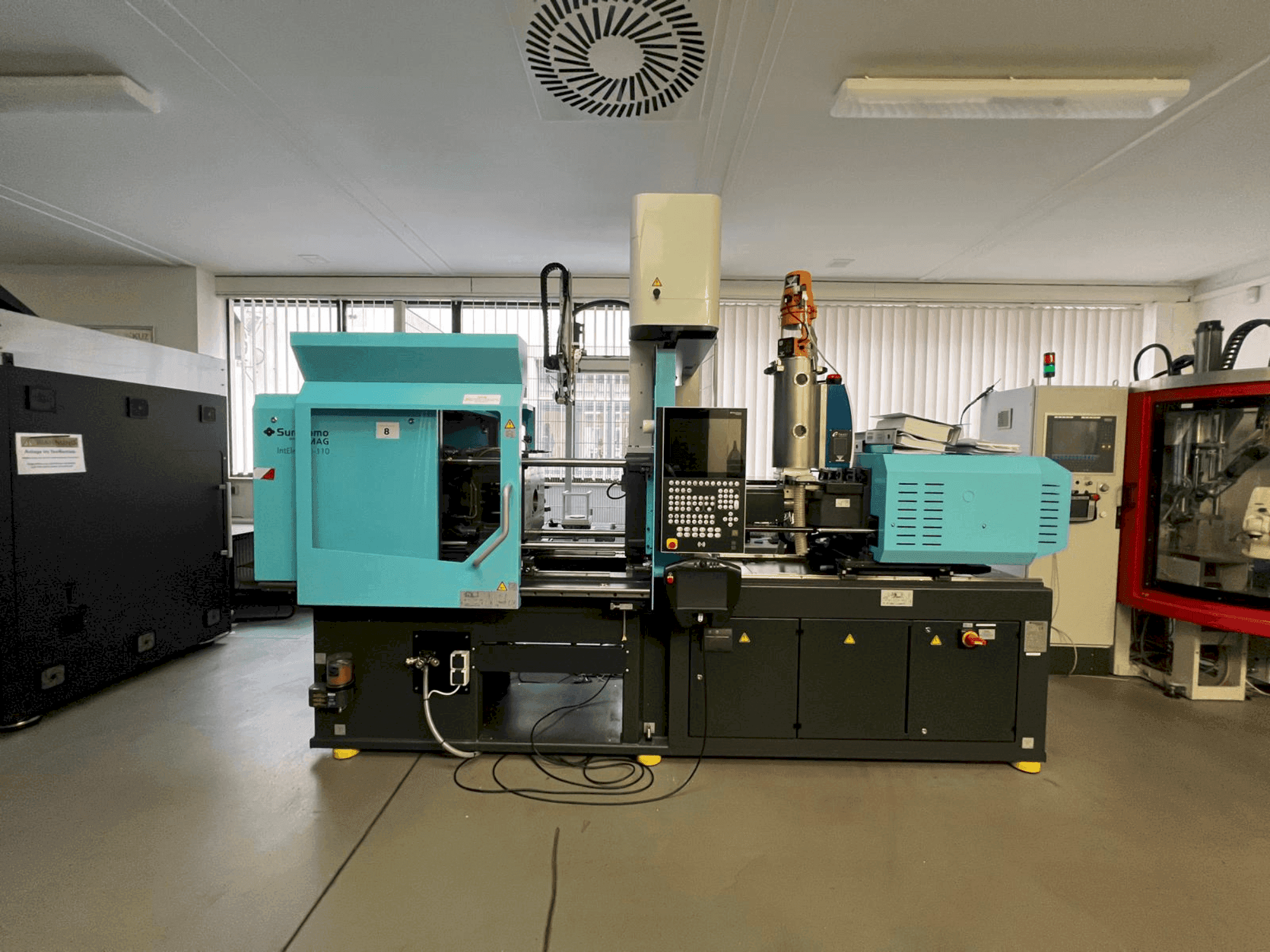 Vista frontale della macchina SUMITOMO SHI DEMAG Intelect 2 50/370-110