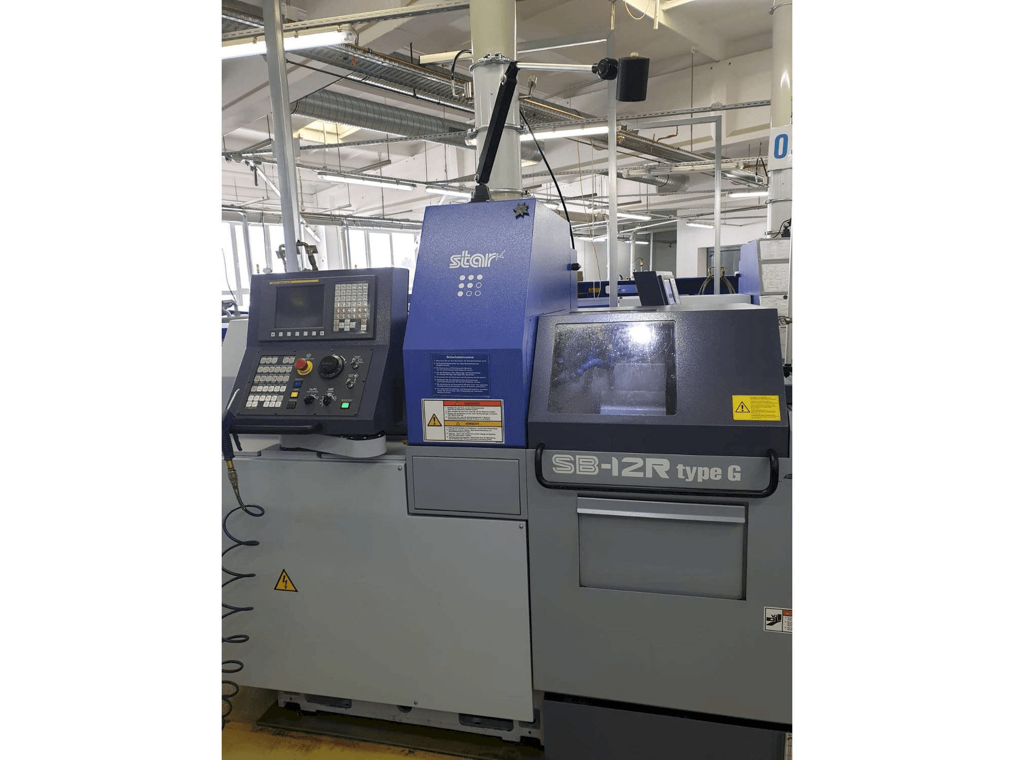 Vista frontale della macchina Star SB12 RG