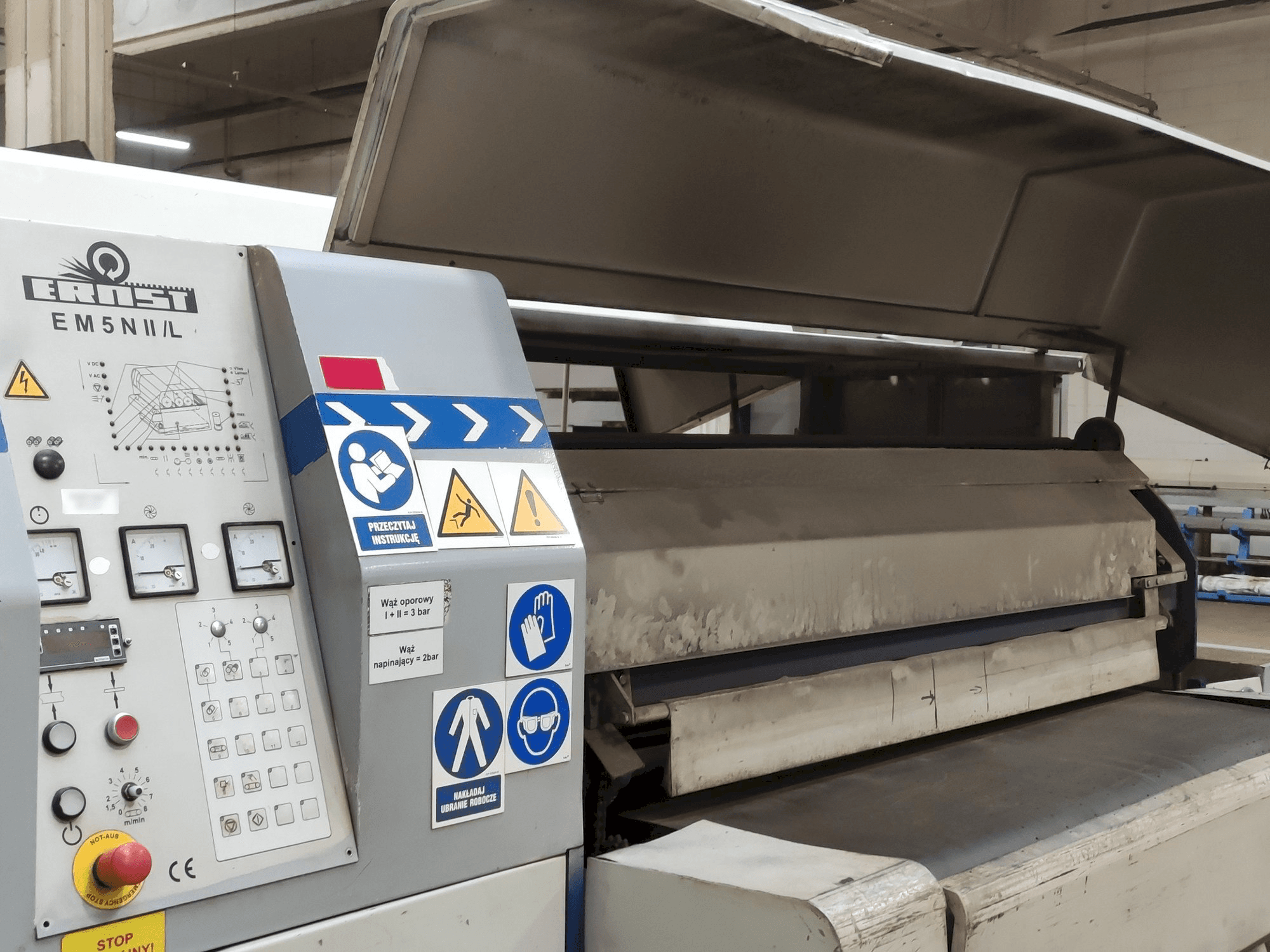 Vista frontale della macchina ERNST EM5N II/L