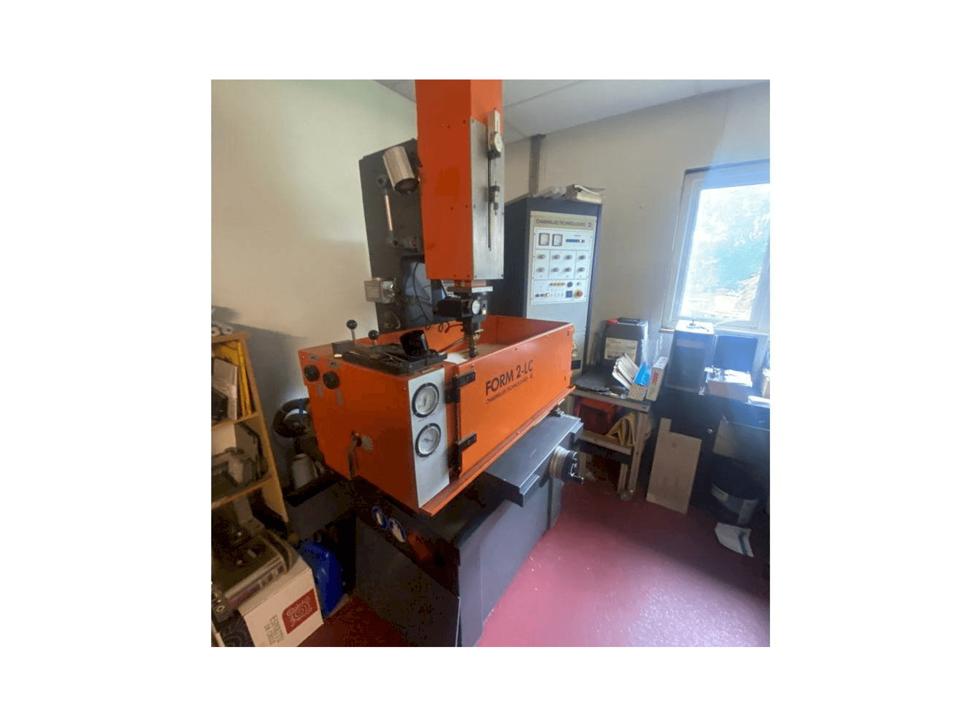 Vista frontale della macchina CHARMILLES Form 2-LC