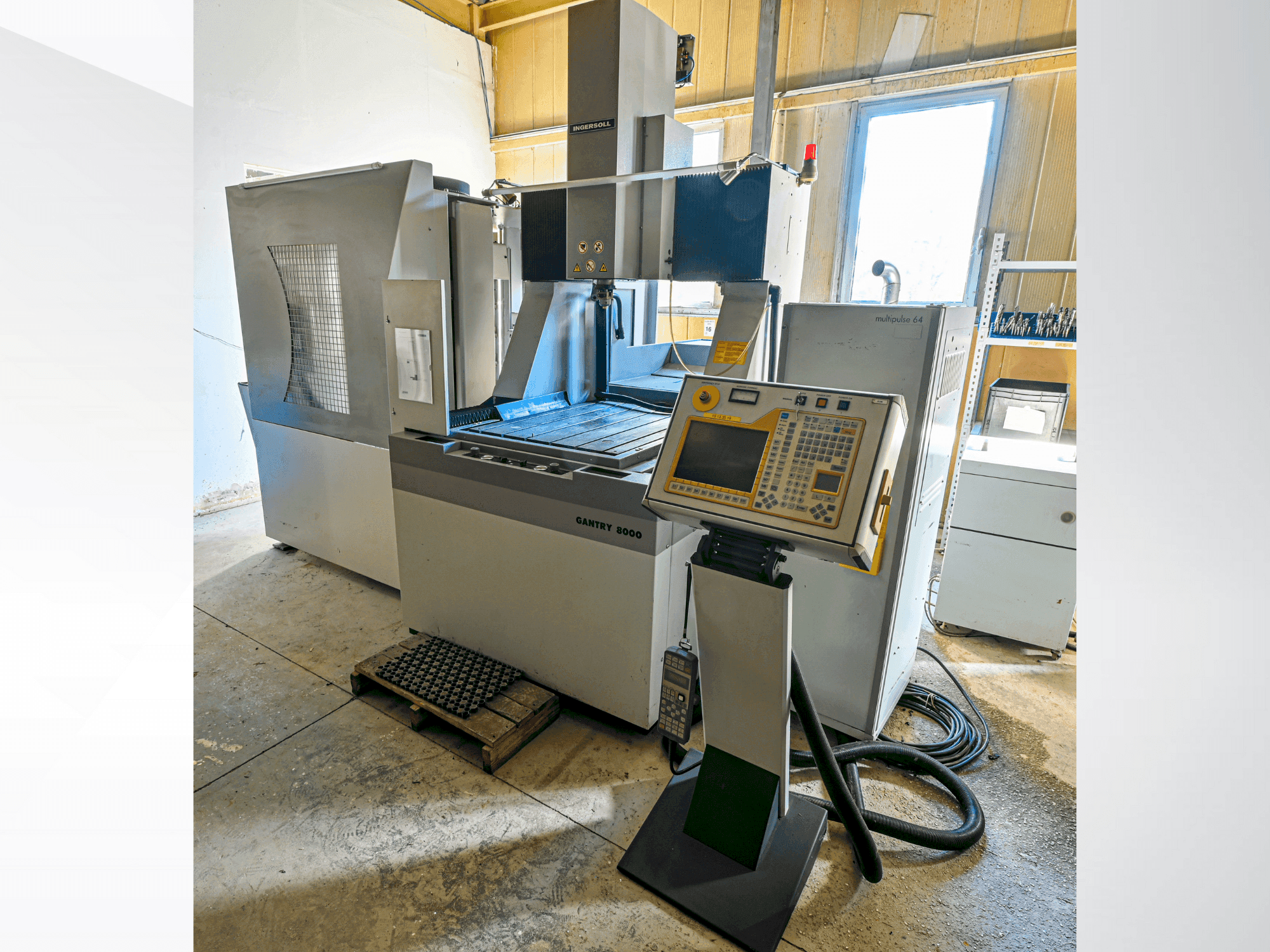 Vista frontale della macchina OPS INGERSOLL Gantry 8000