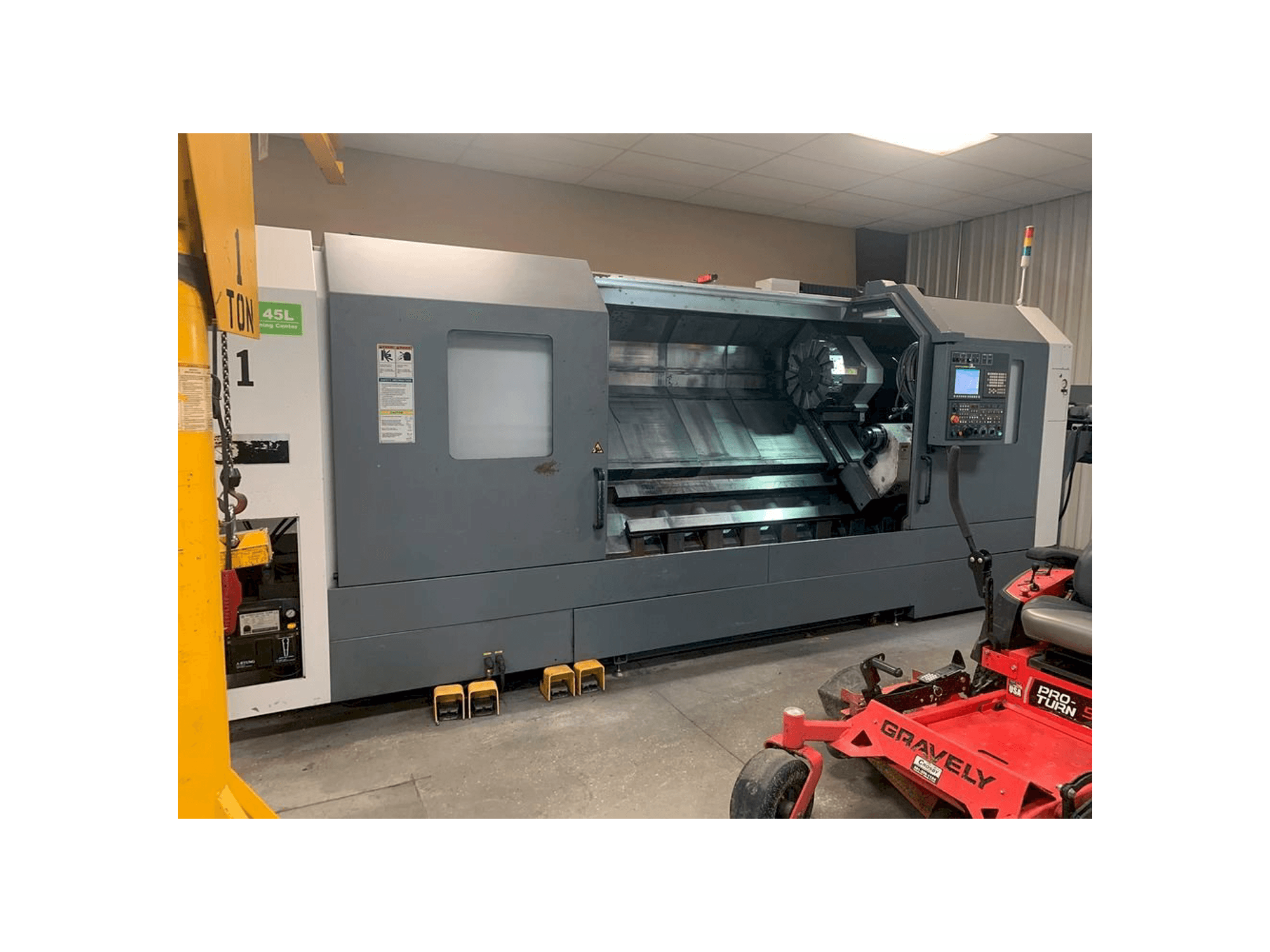 Vista laterale sinistra della macchina DMC DL 45L