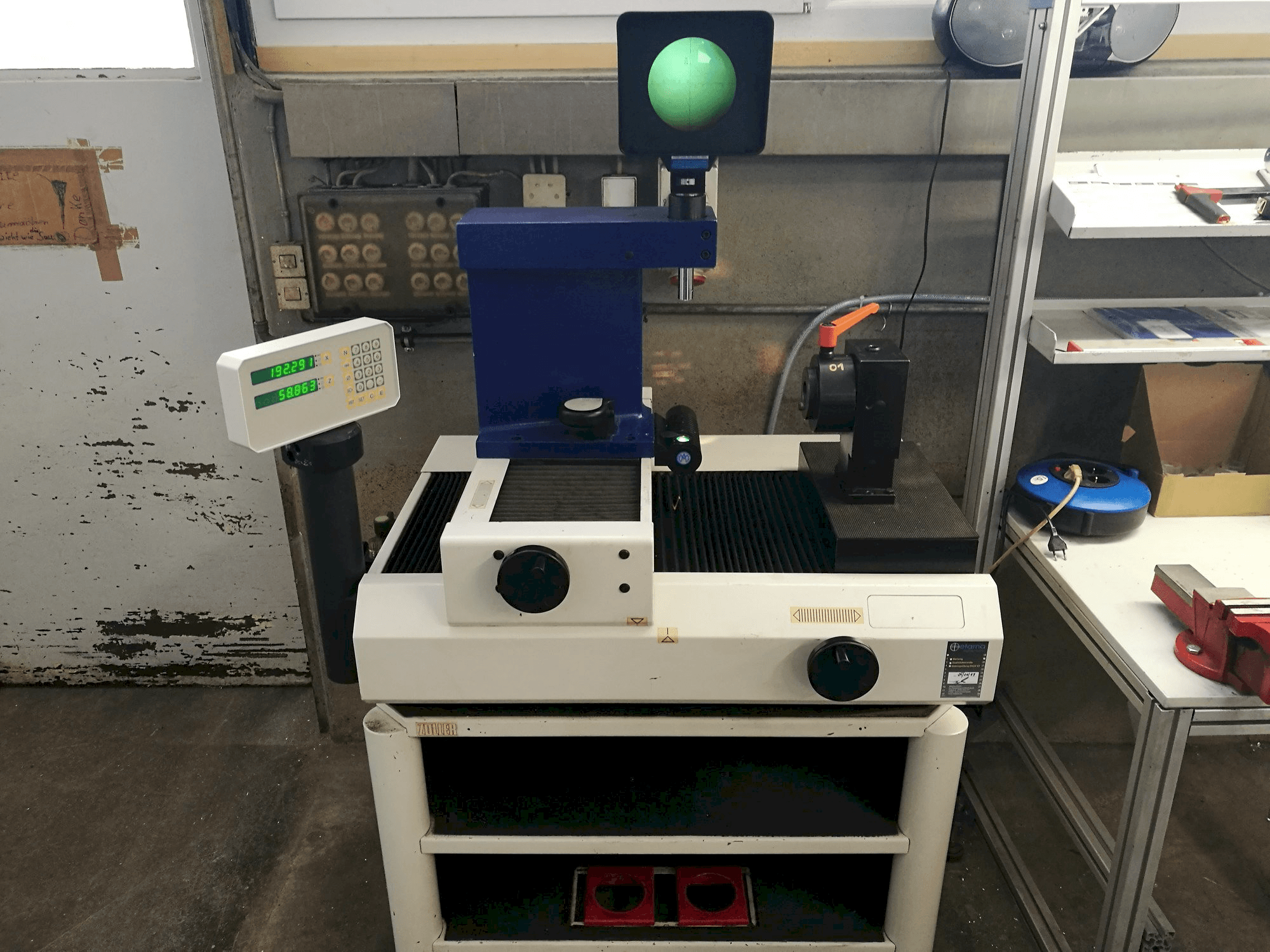 Vista frontale della macchina Zoller H420