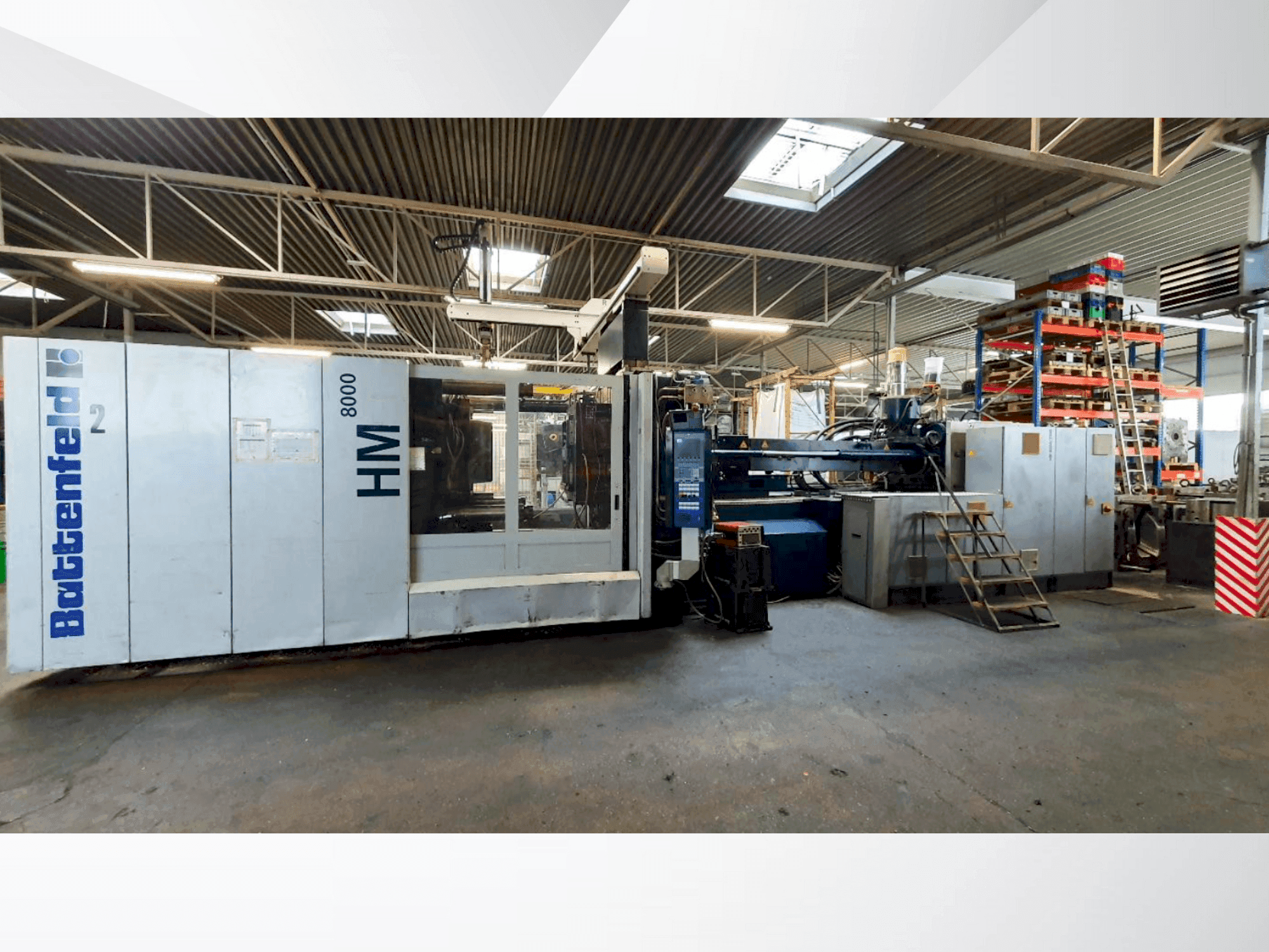 Vista frontale della macchina Battenfeld HM 2P 800-7700