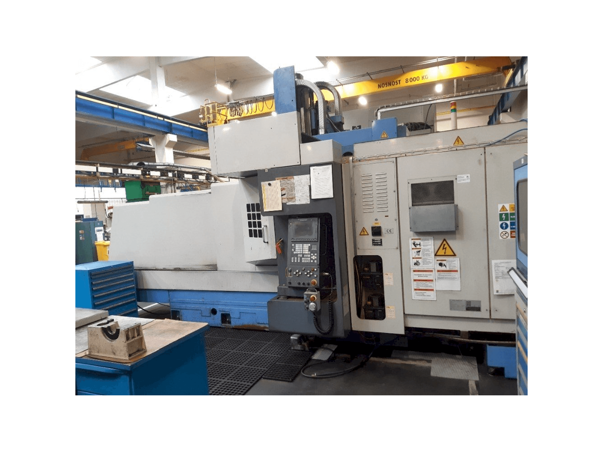 Vista frontale della macchina Mazak FJV 35/80