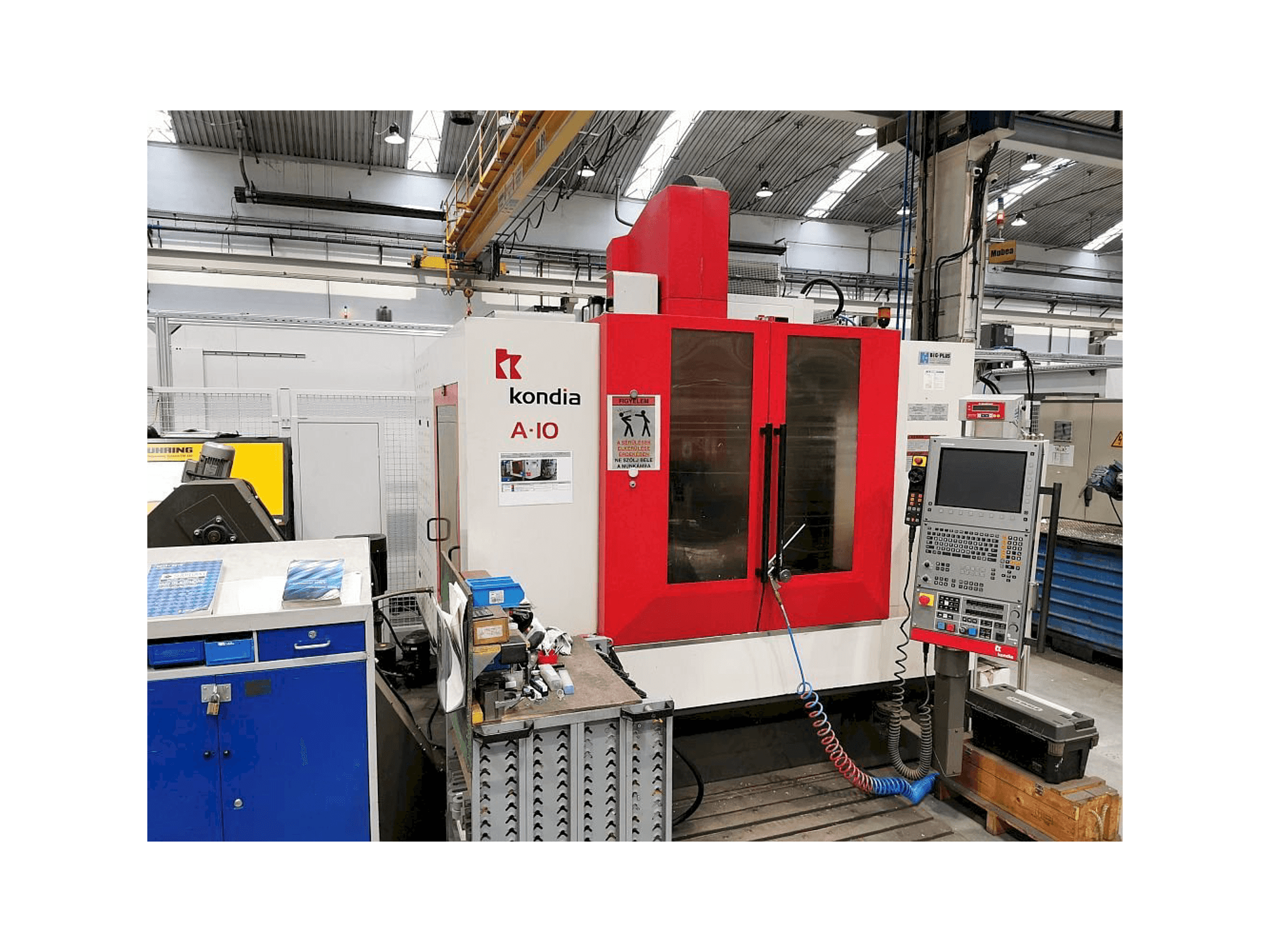 Vista frontale della macchina KONDIA A10