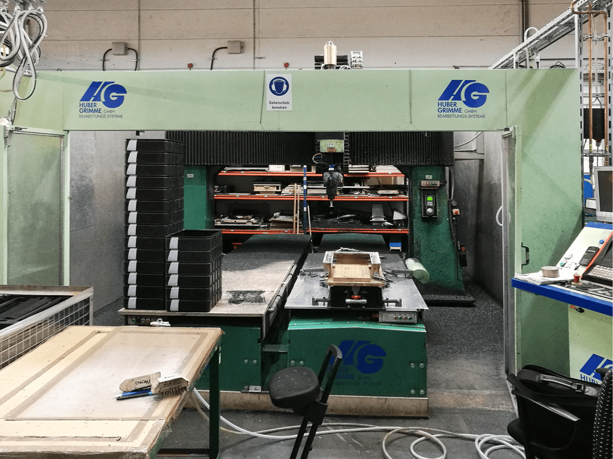 Vista frontale della macchina Huber&Grimme HG3000T