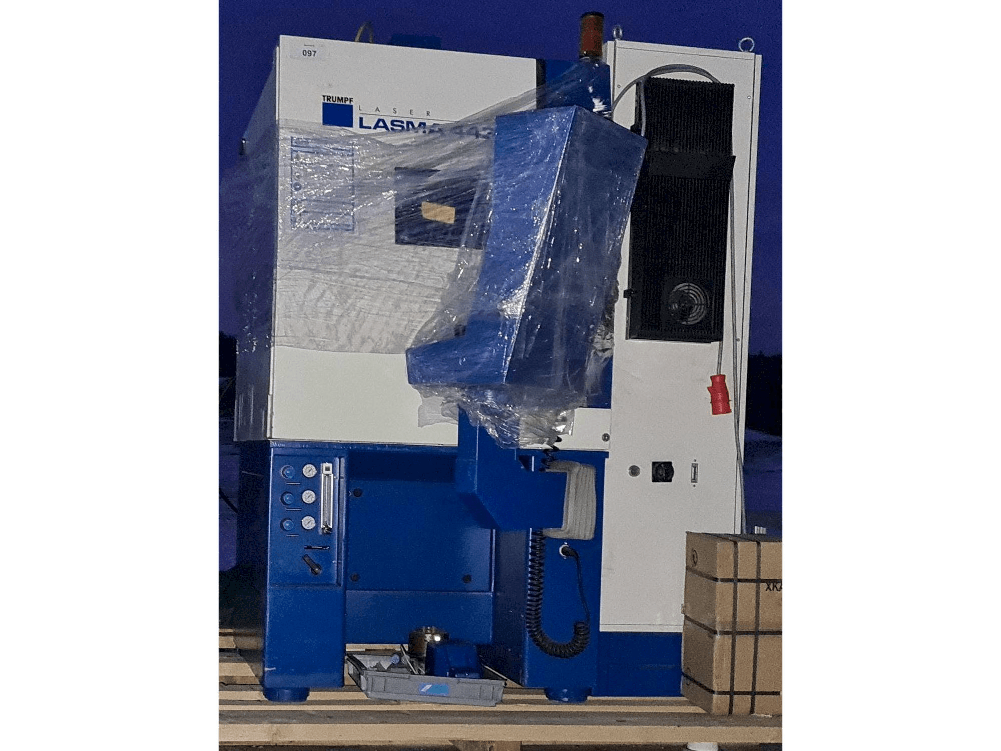 Vista frontale della macchina TRUMPF HL 124P LCB