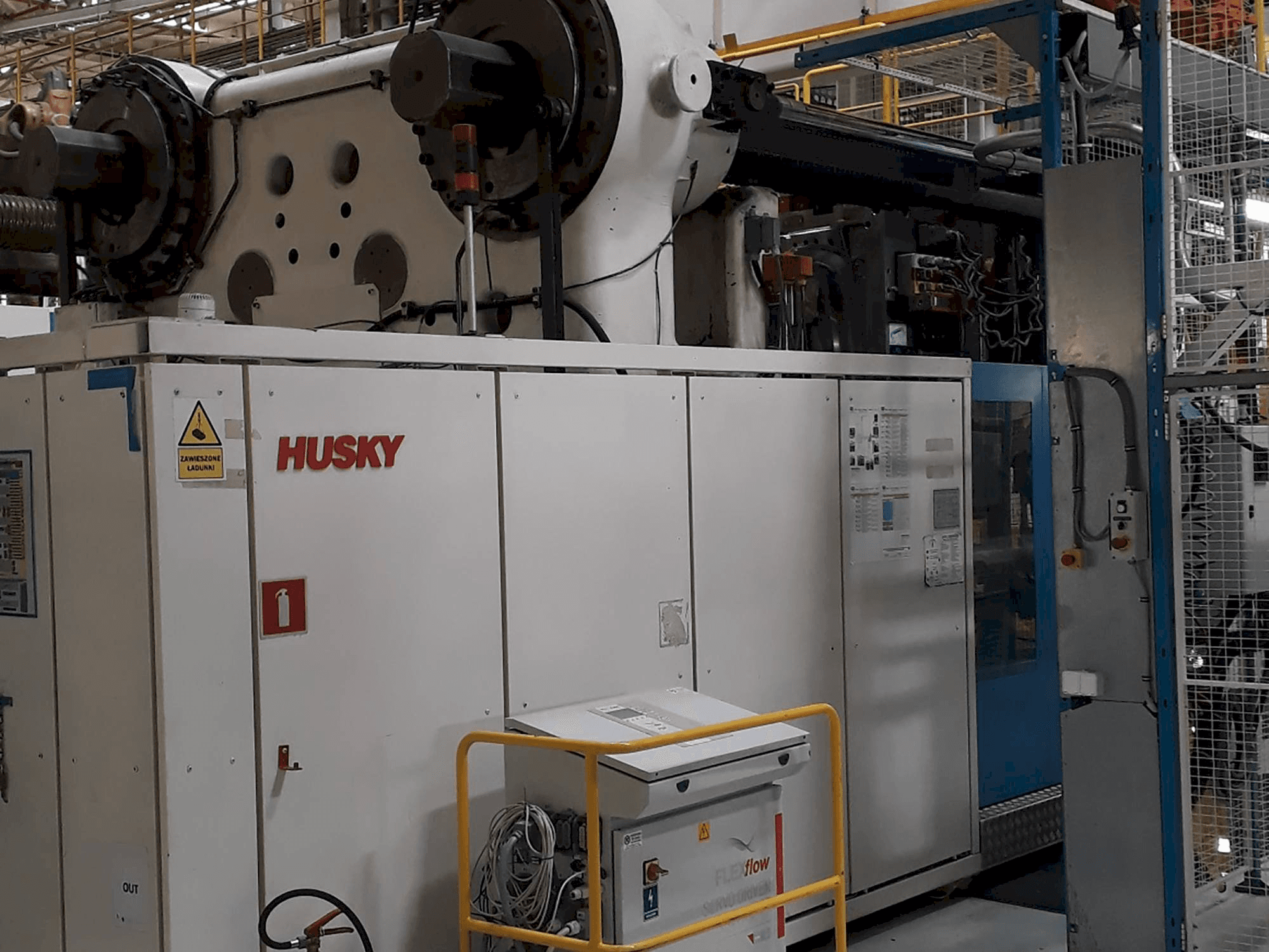 Vista frontale della macchina Husky ELL2350 RS155/145