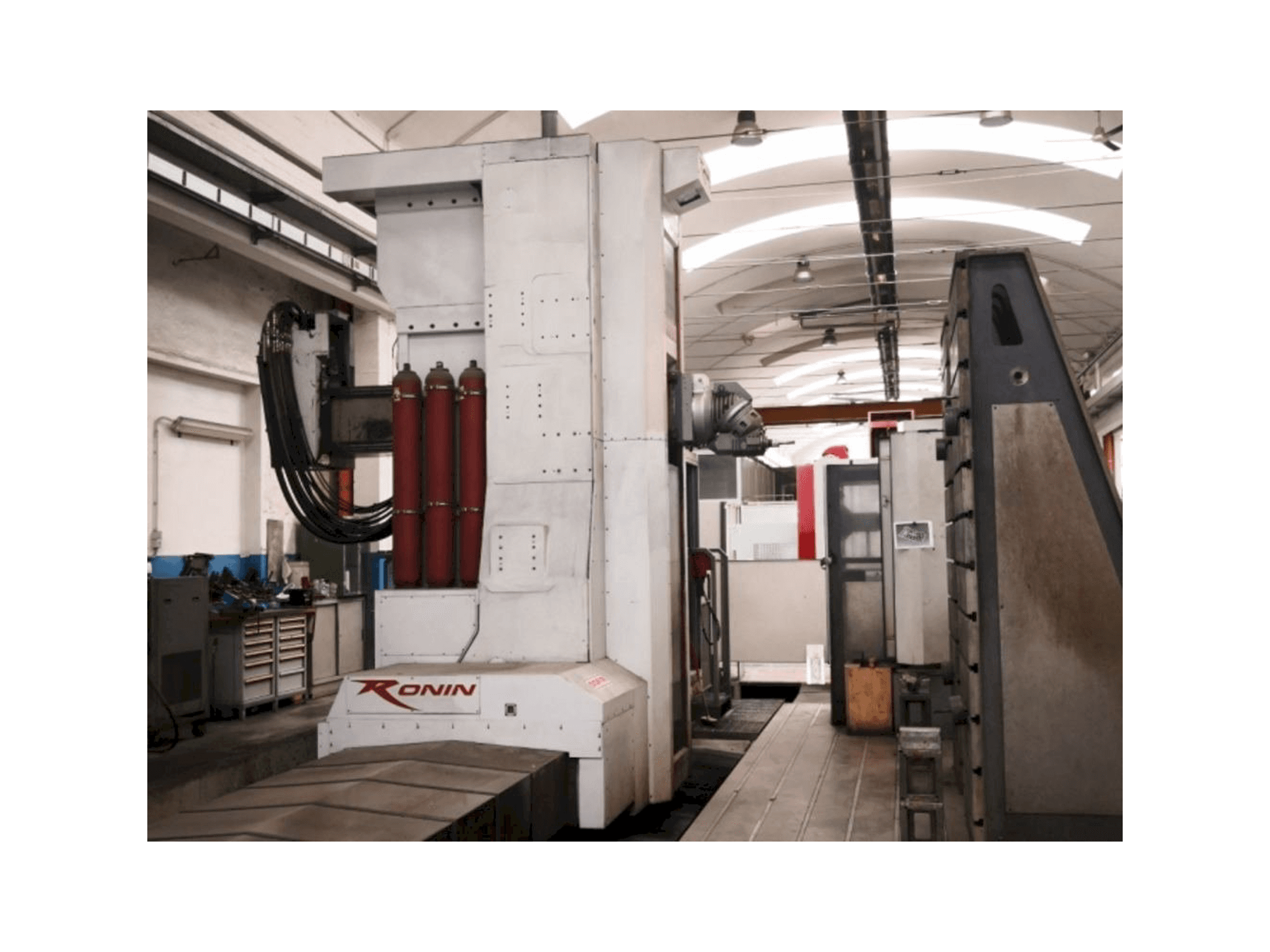 Vista frontale della macchina FPT Ronin