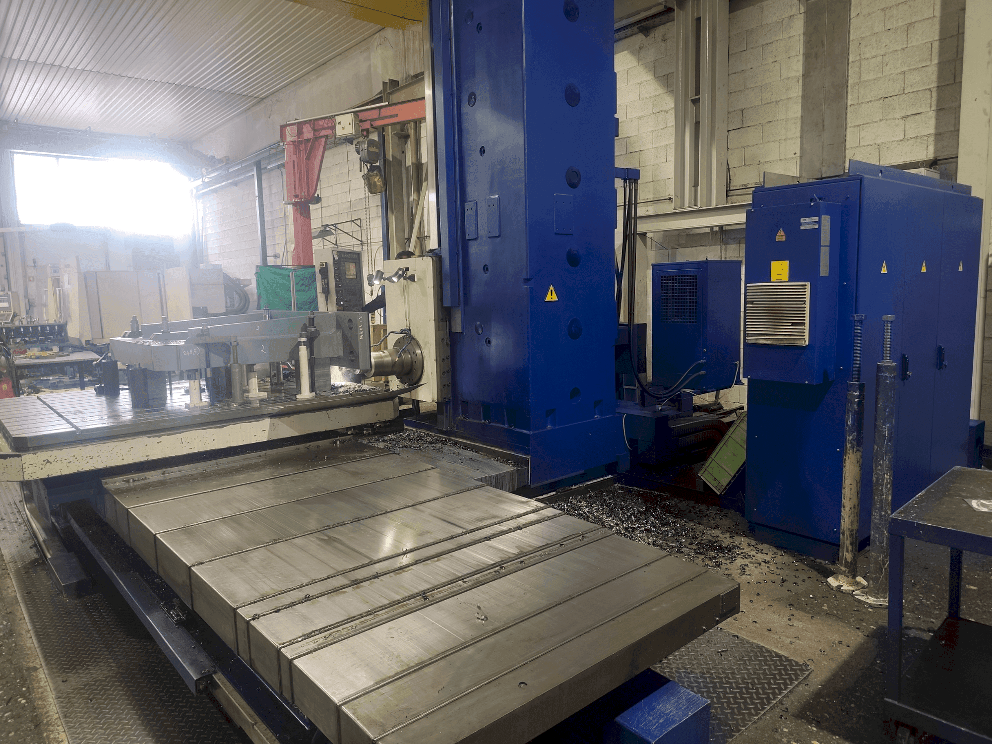 Vista frontale della macchina TOS WHN 13.8