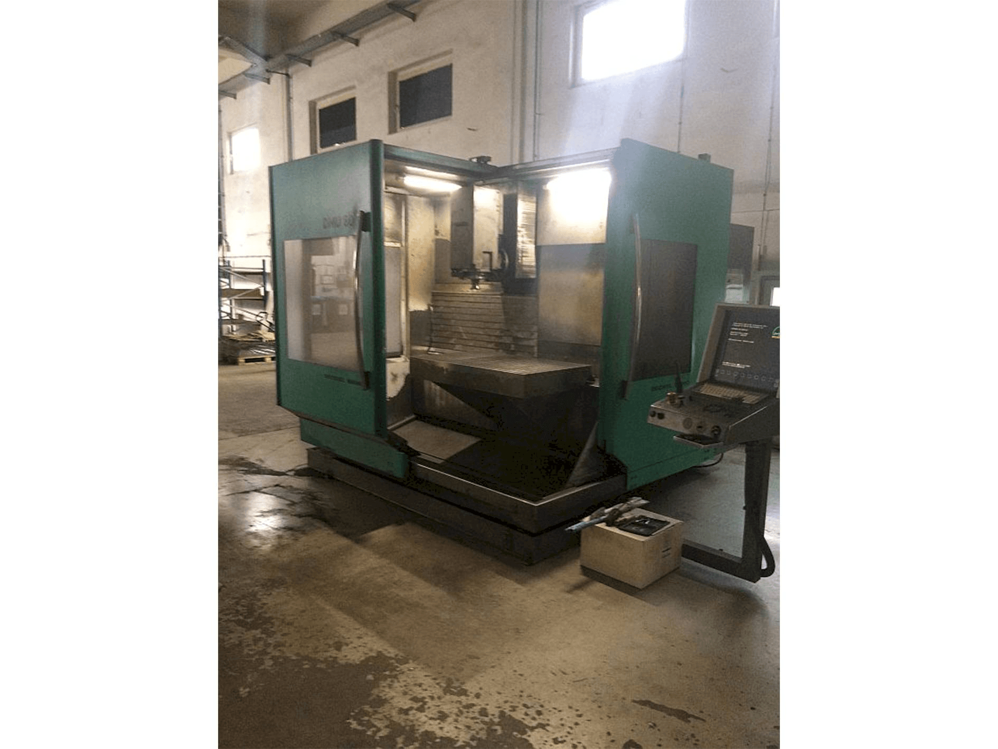 Vista frontale della macchina DMG 80E