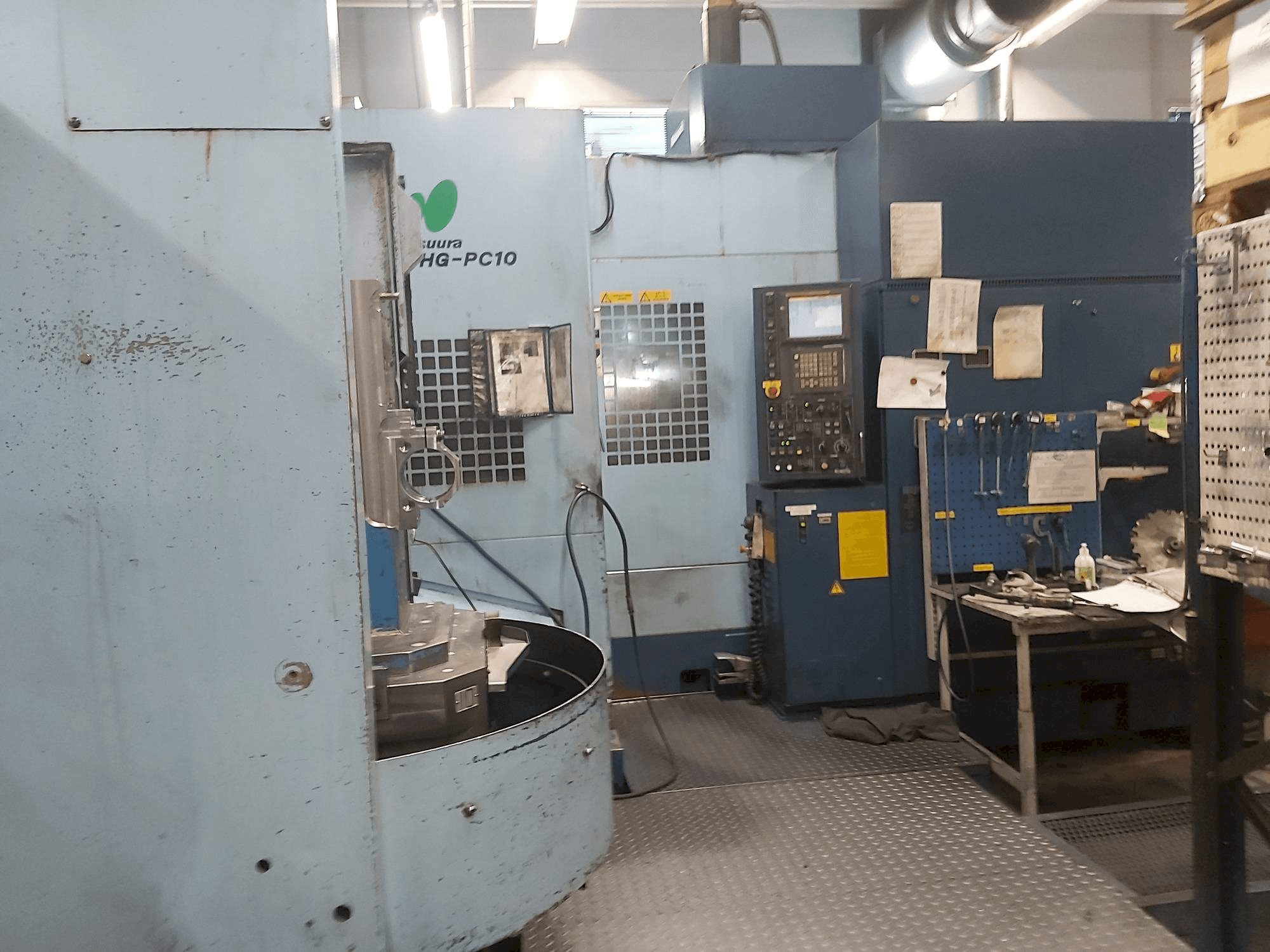 Vista frontale della macchina Matsuura MC-900HG