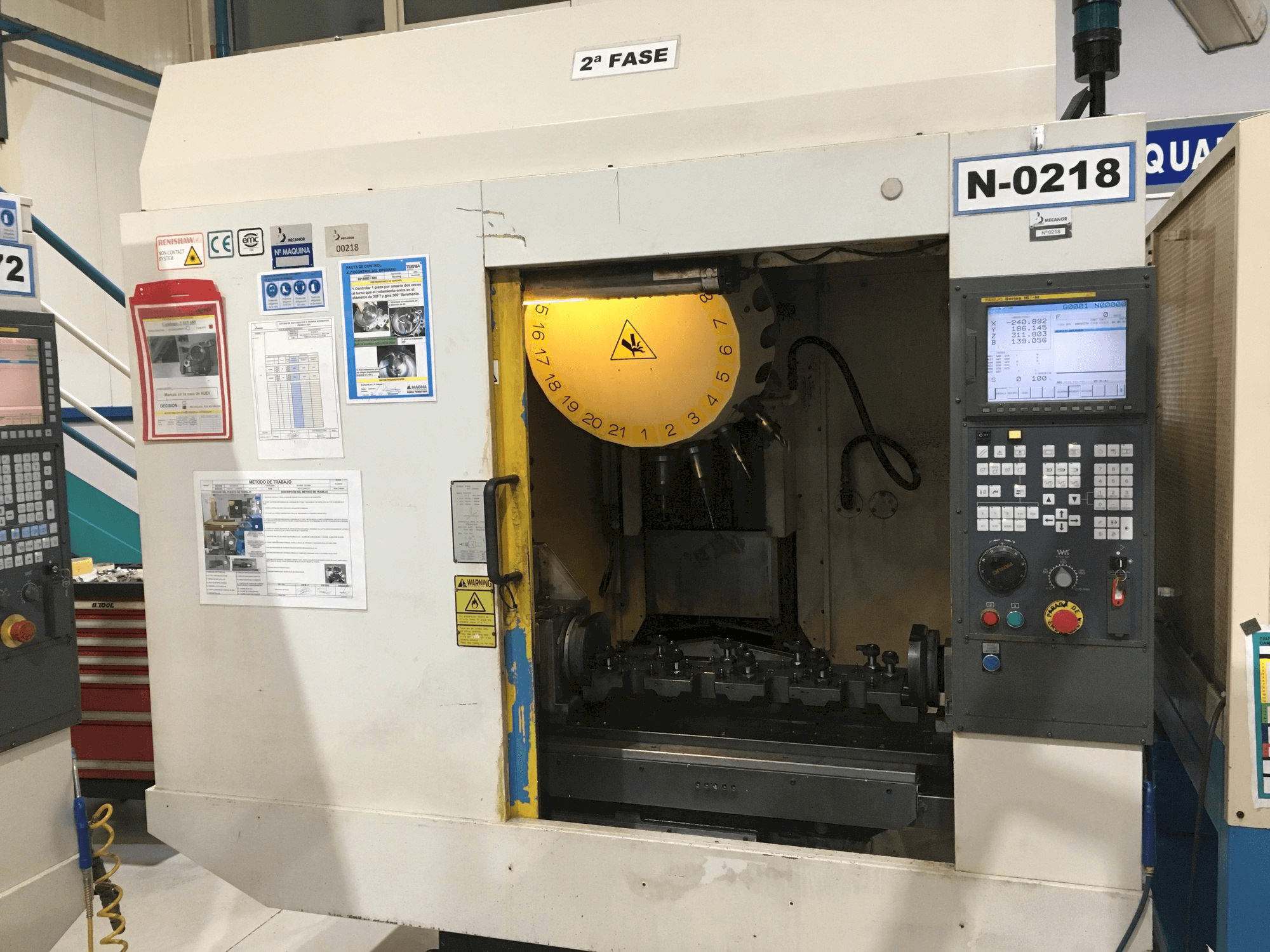 Vista frontale della macchina FANUC Robodrill alfa-T-21iDL