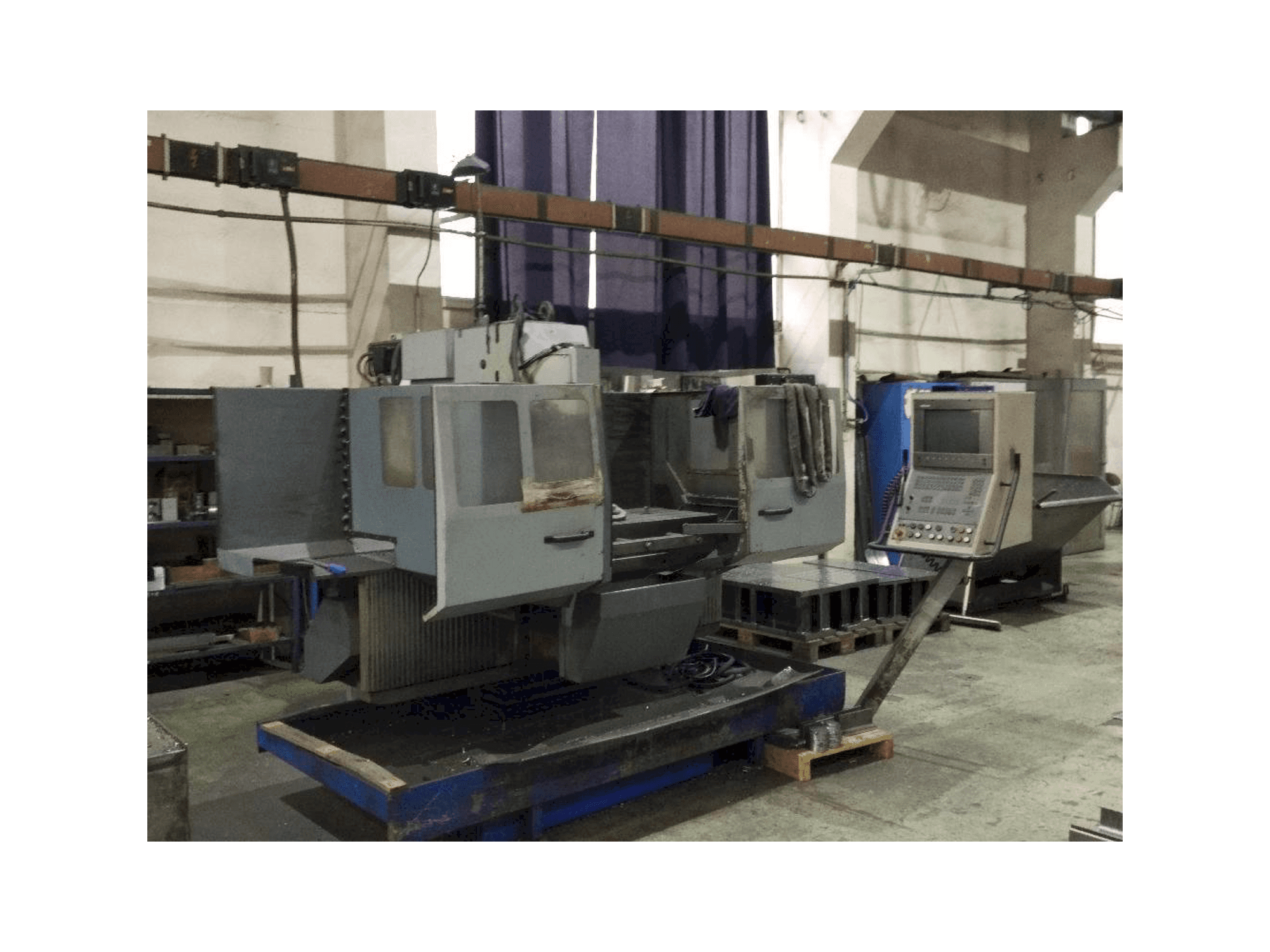 Vista frontale della macchina TOS FGS 50 CNC-B