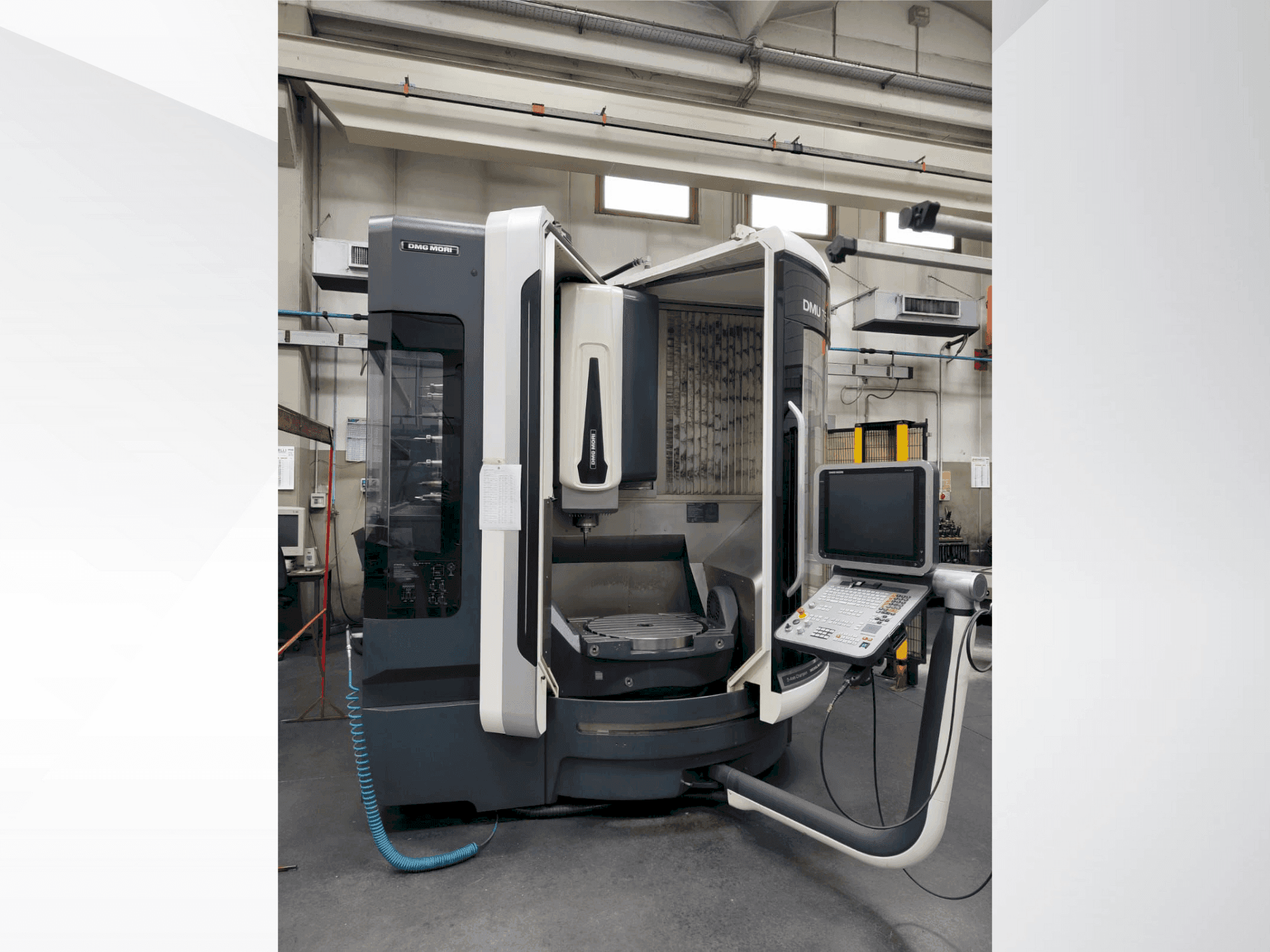 Vista frontale della macchina DMG MORI DMU 75 Monoblock