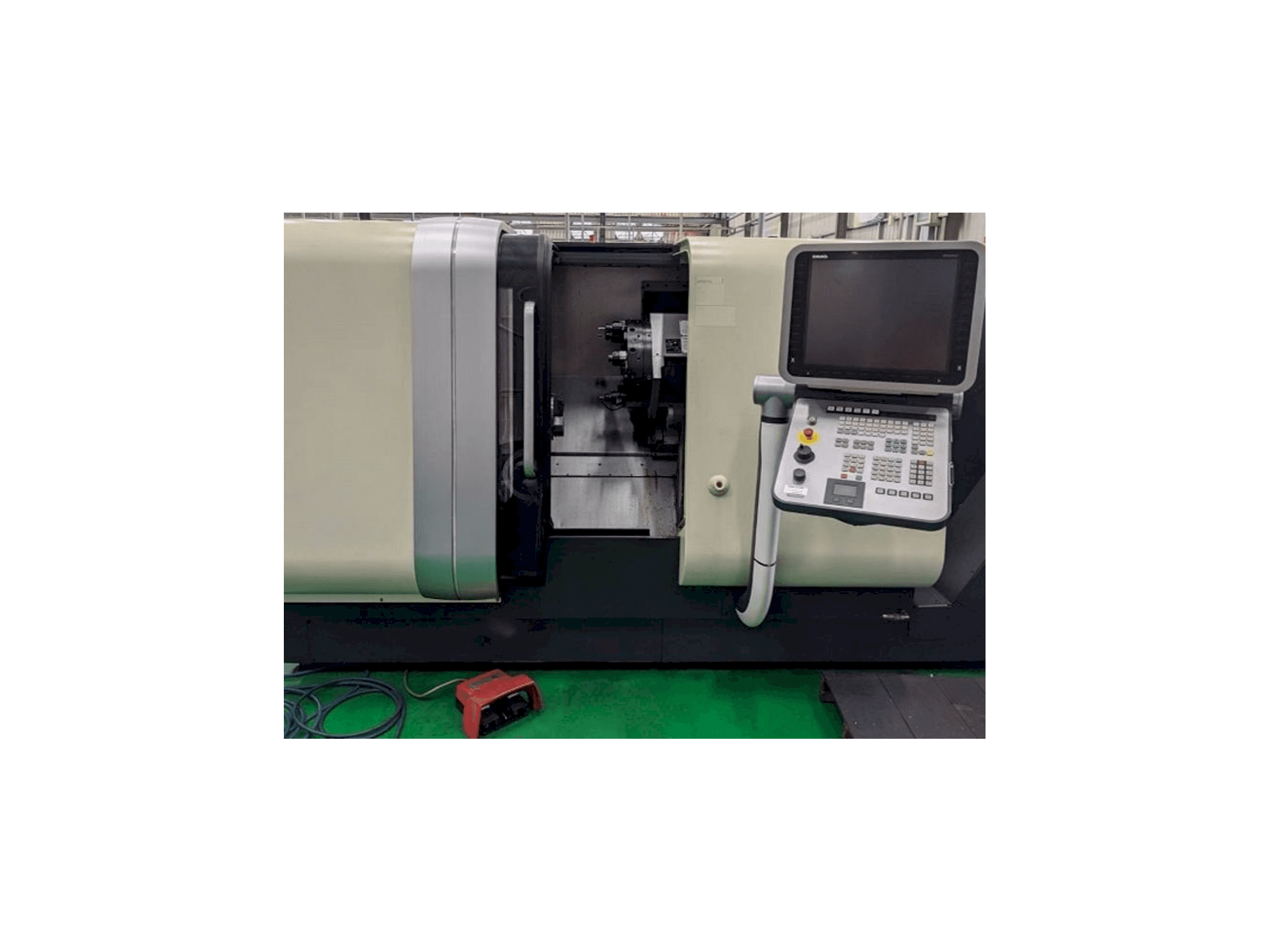 Vista frontale della macchina Gildemeister CTX Alpha 300