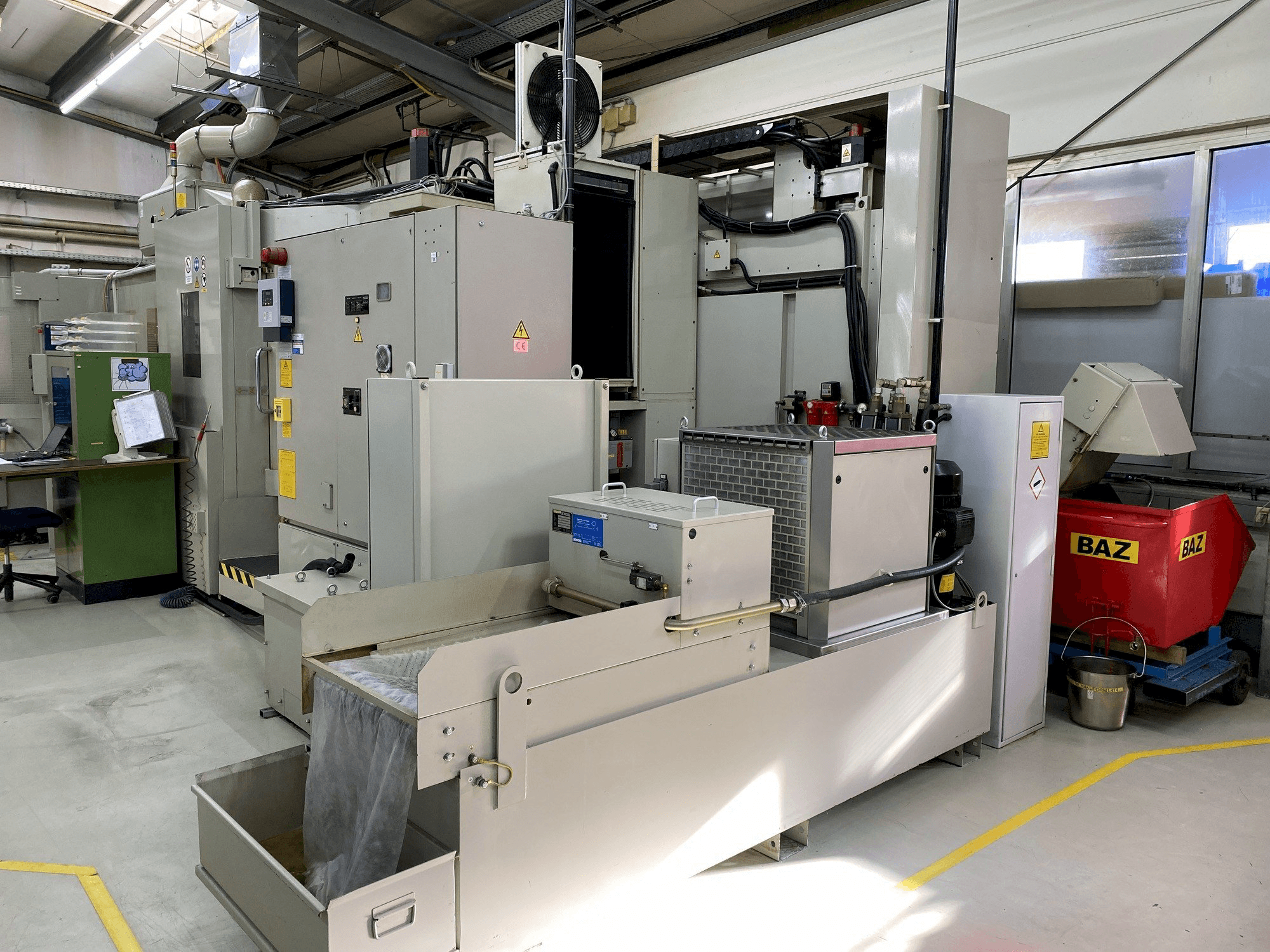 Vista frontale della macchina Mitsui Seiki HU50A