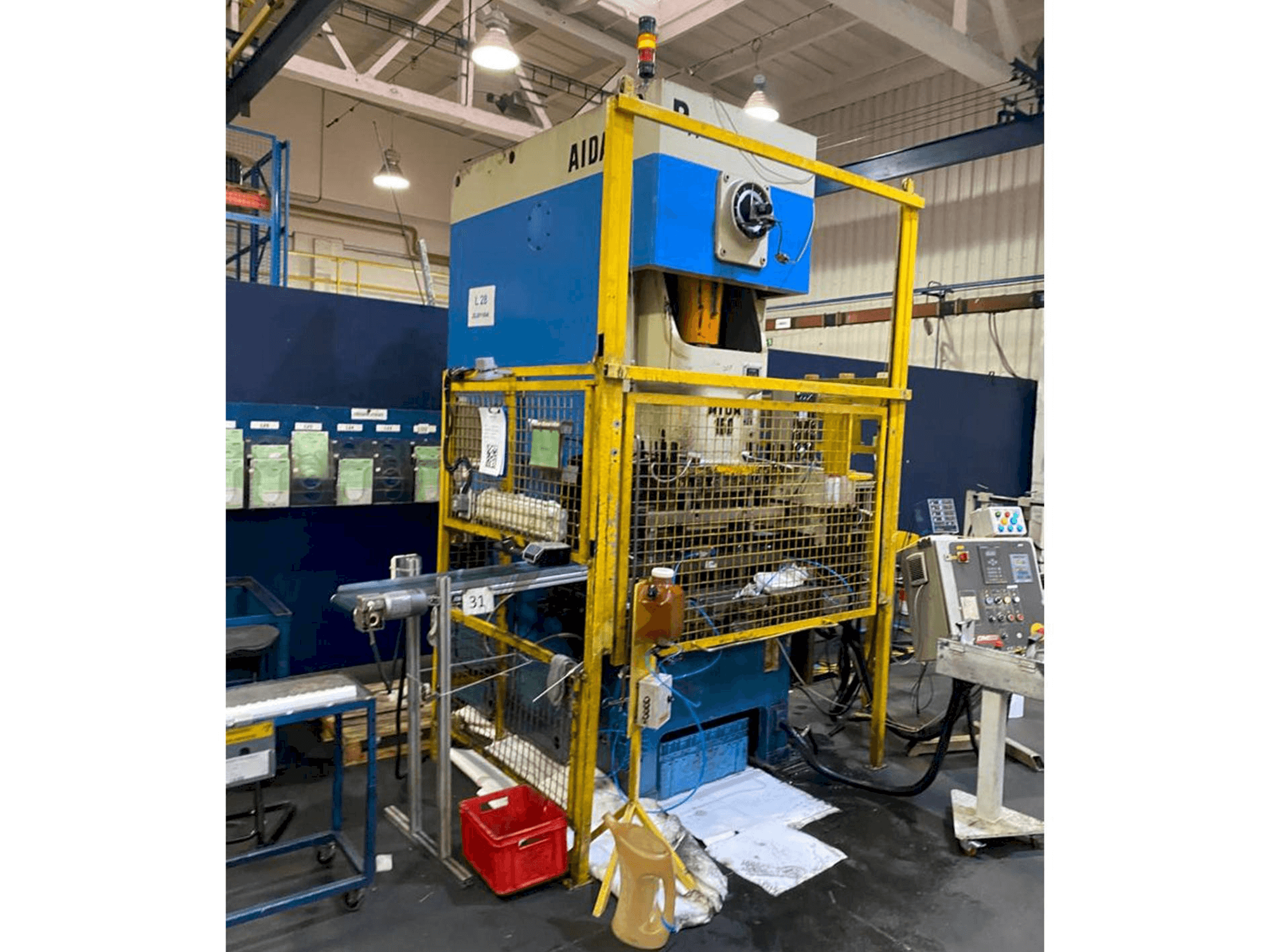 Vista frontale della macchina AIDA NC 1-150