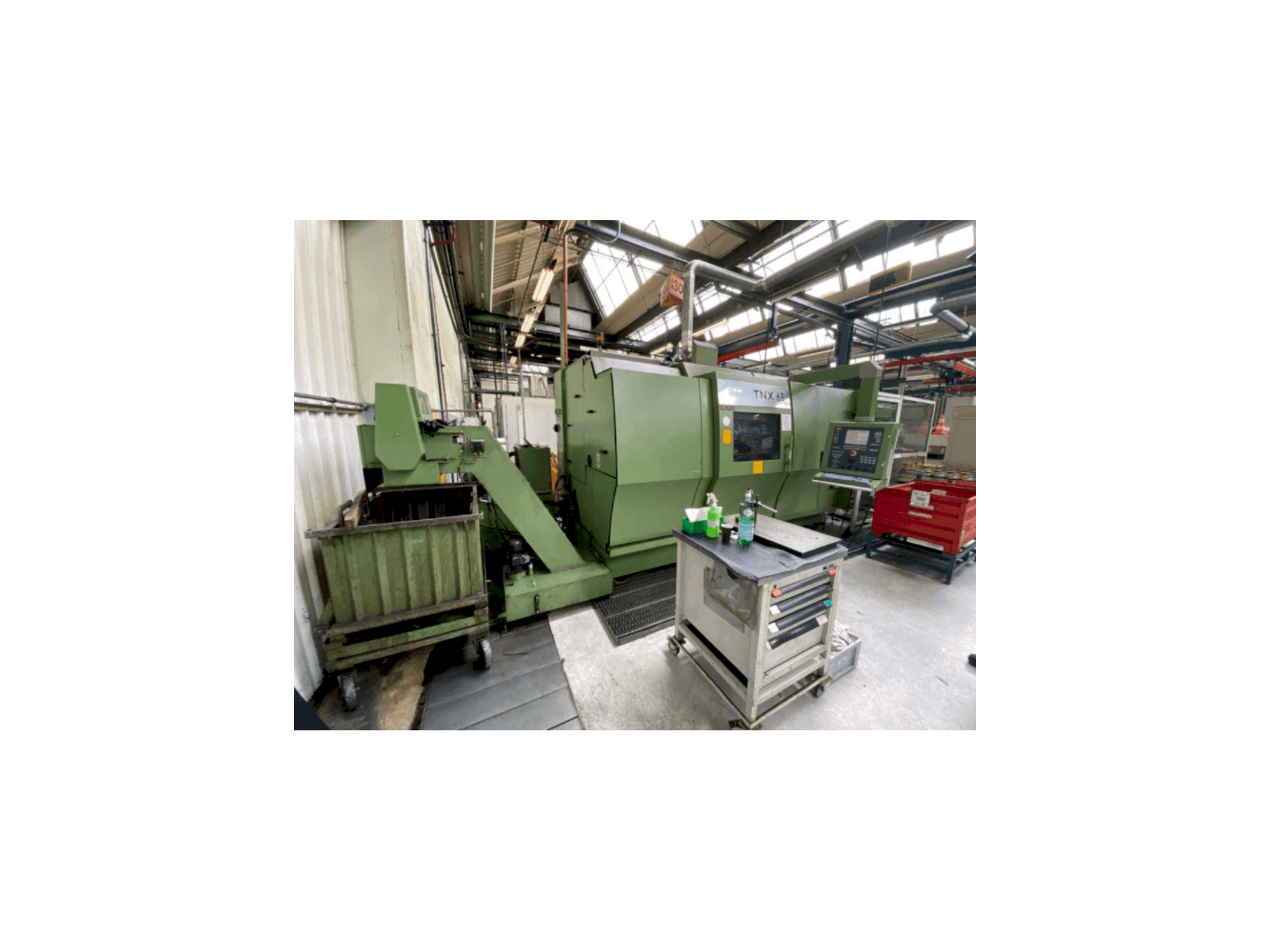 Vista frontale della macchina TRAUB TNX 65