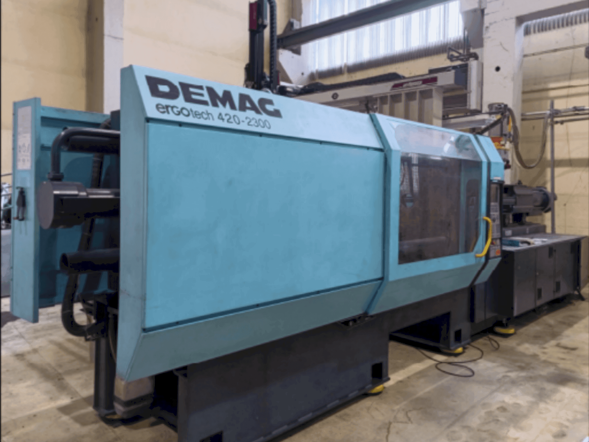 Vista frontale della macchina DEMAG Ergotech 4200-2300