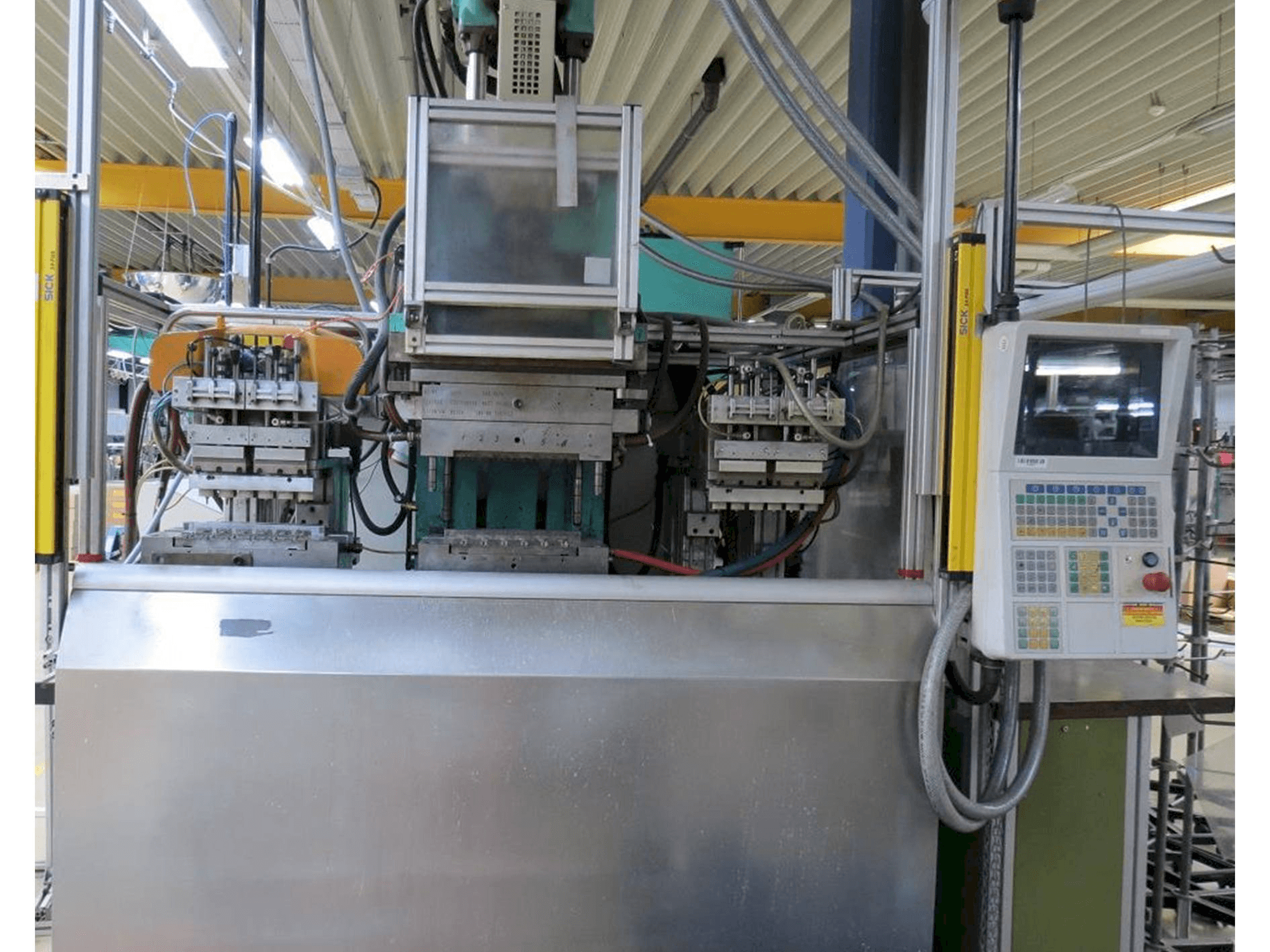 Vista frontale della macchina Arburg Allrounder CENTEX 270 C 400-100