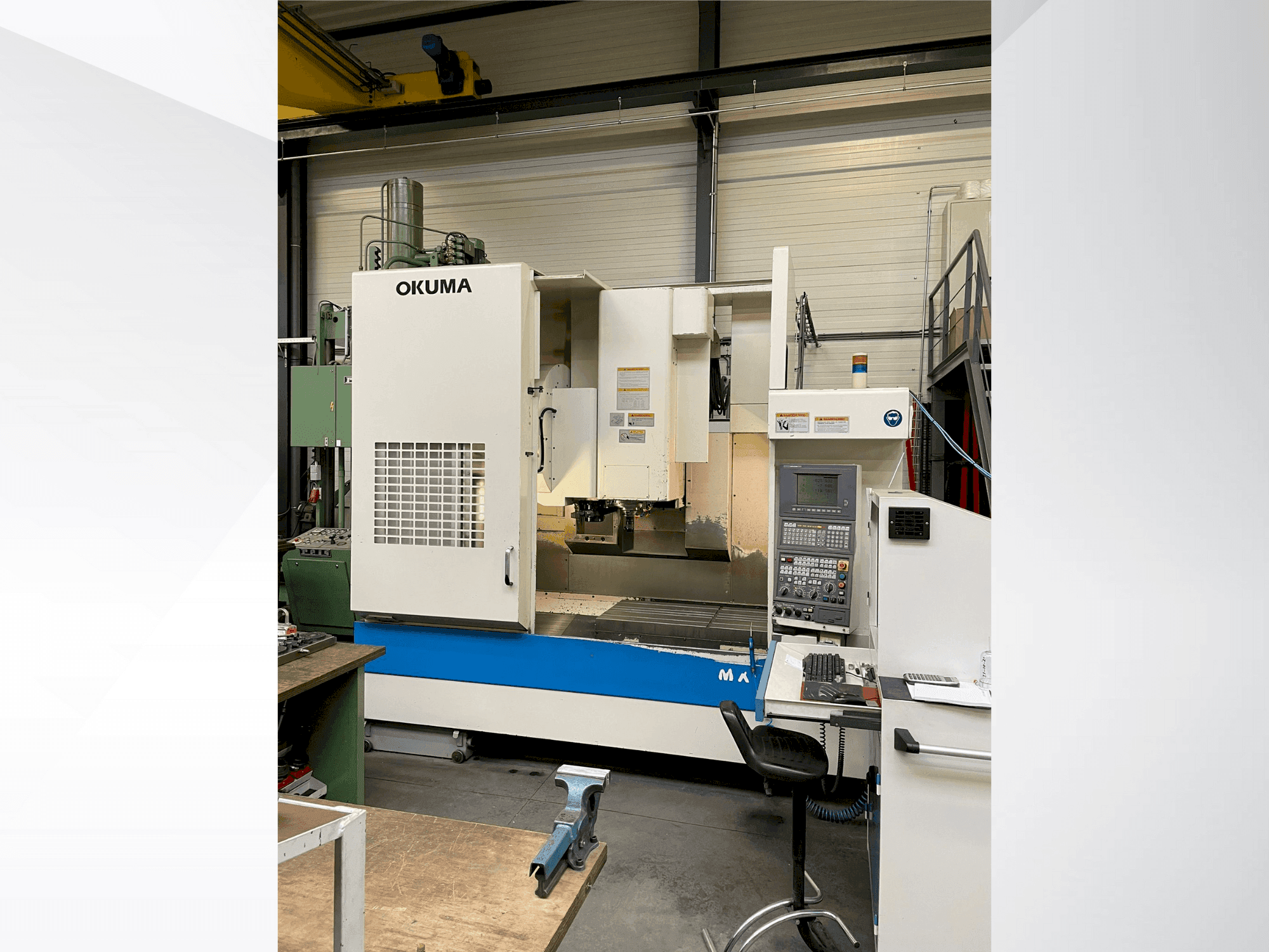 Vista frontale della macchina Okuma MX-55VB