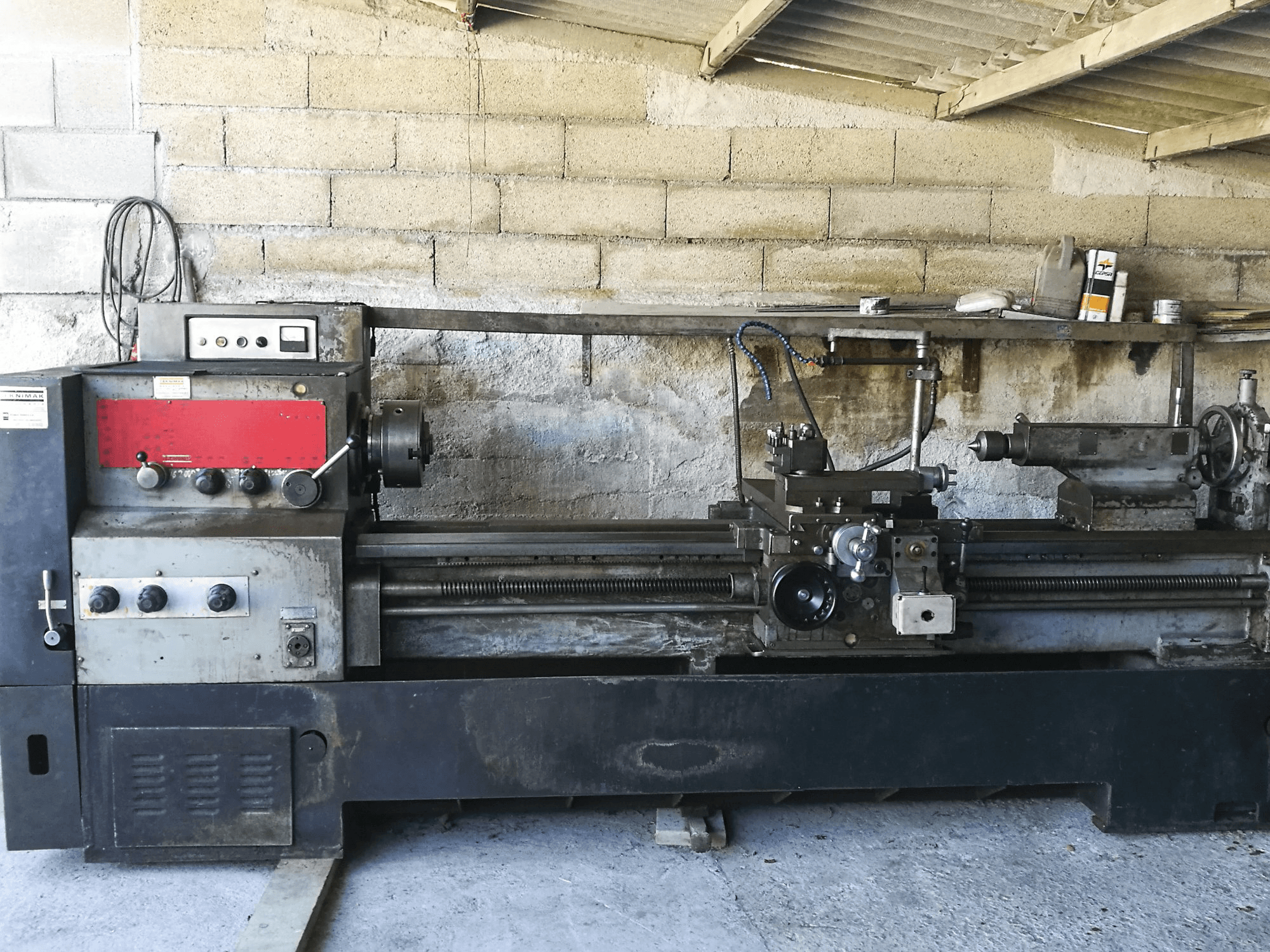 Vista frontale 1 della macchina TEKNIMAK MK 6047