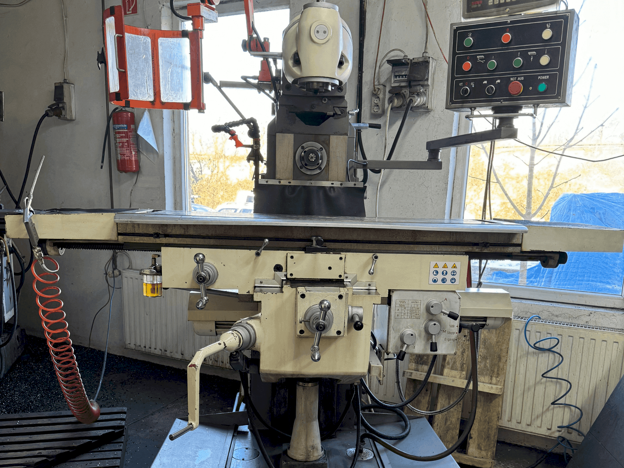 Vista frontale della macchina ELMAG UFM 125GT