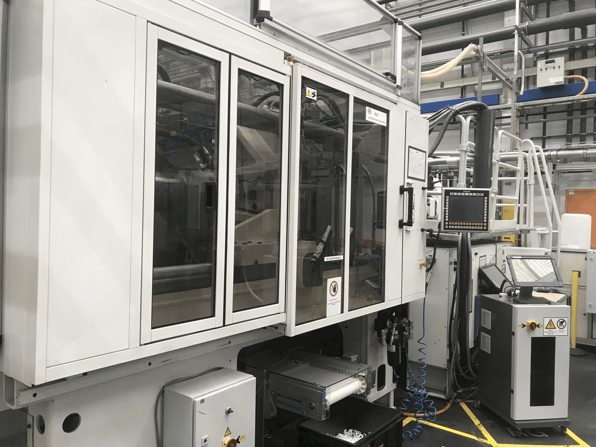 Vista frontale della macchina Husky H300 RS 45/38