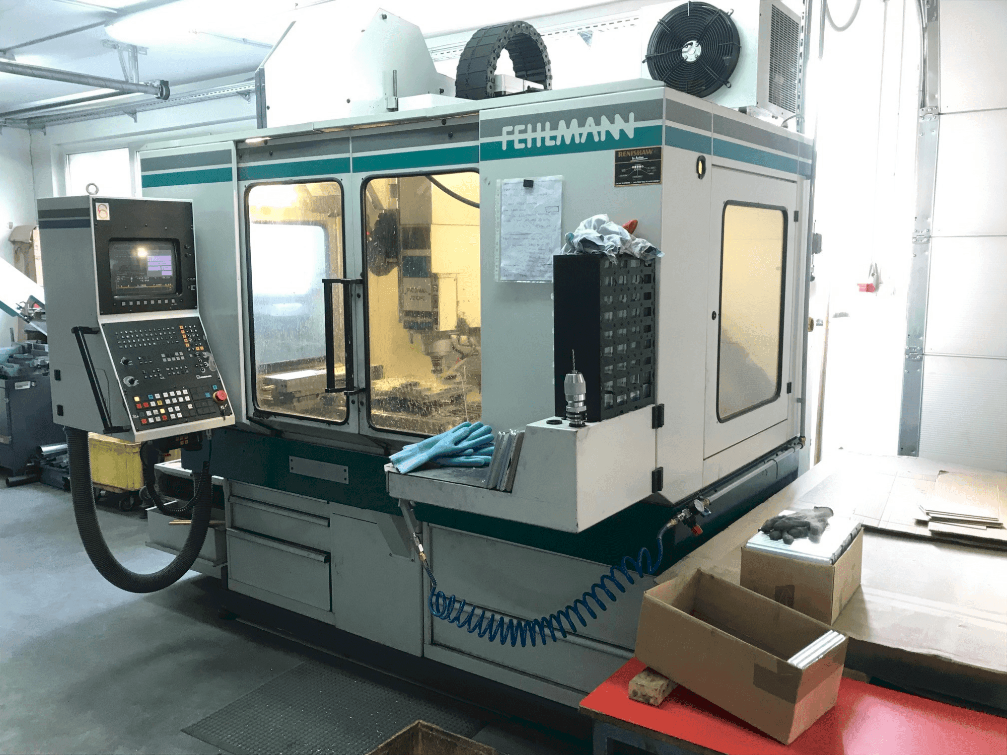 Vista frontale della macchina FEHLMANN Picomax 82 CNC