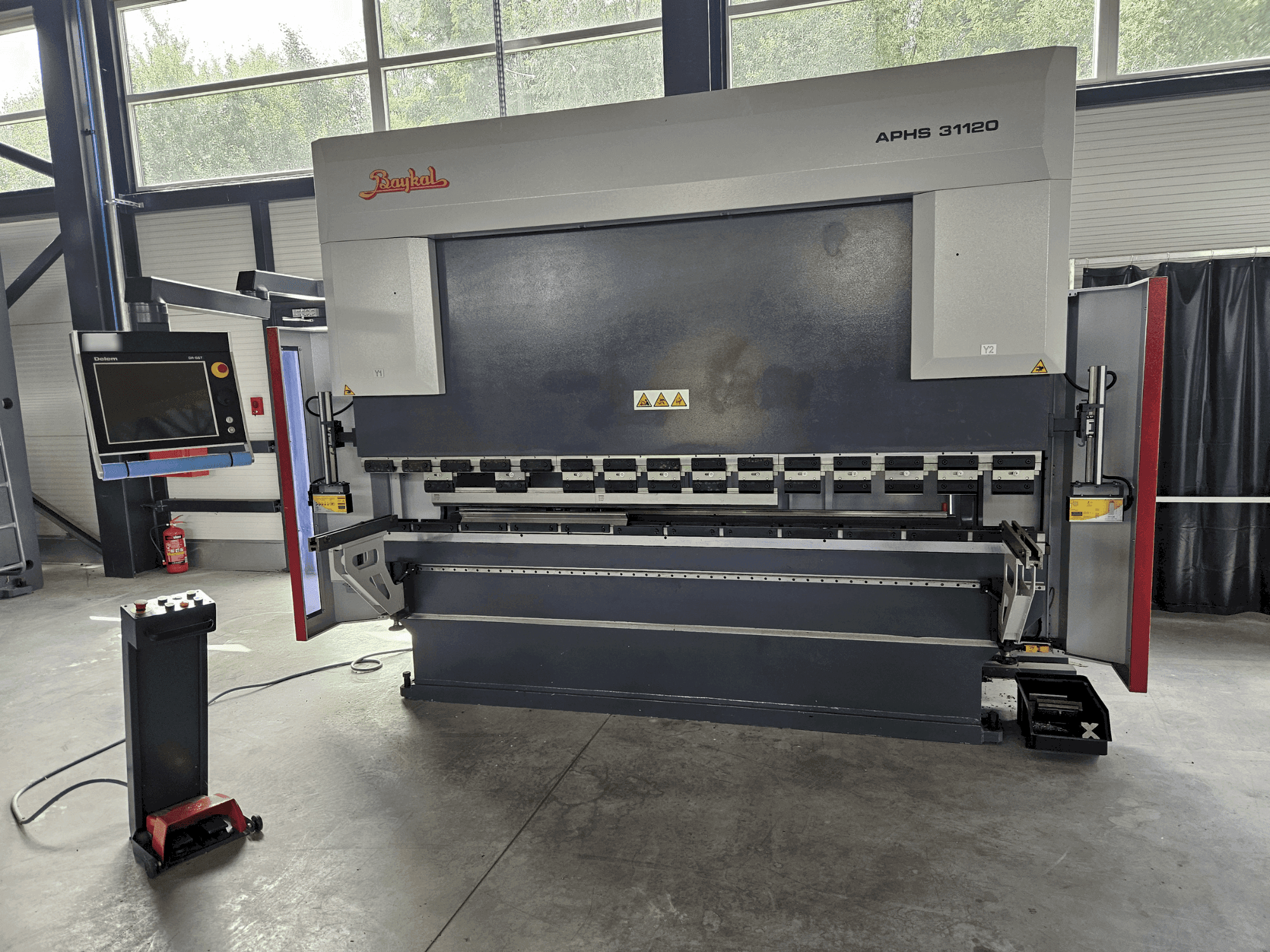 Vista frontale della macchina Baykal APHS 31120