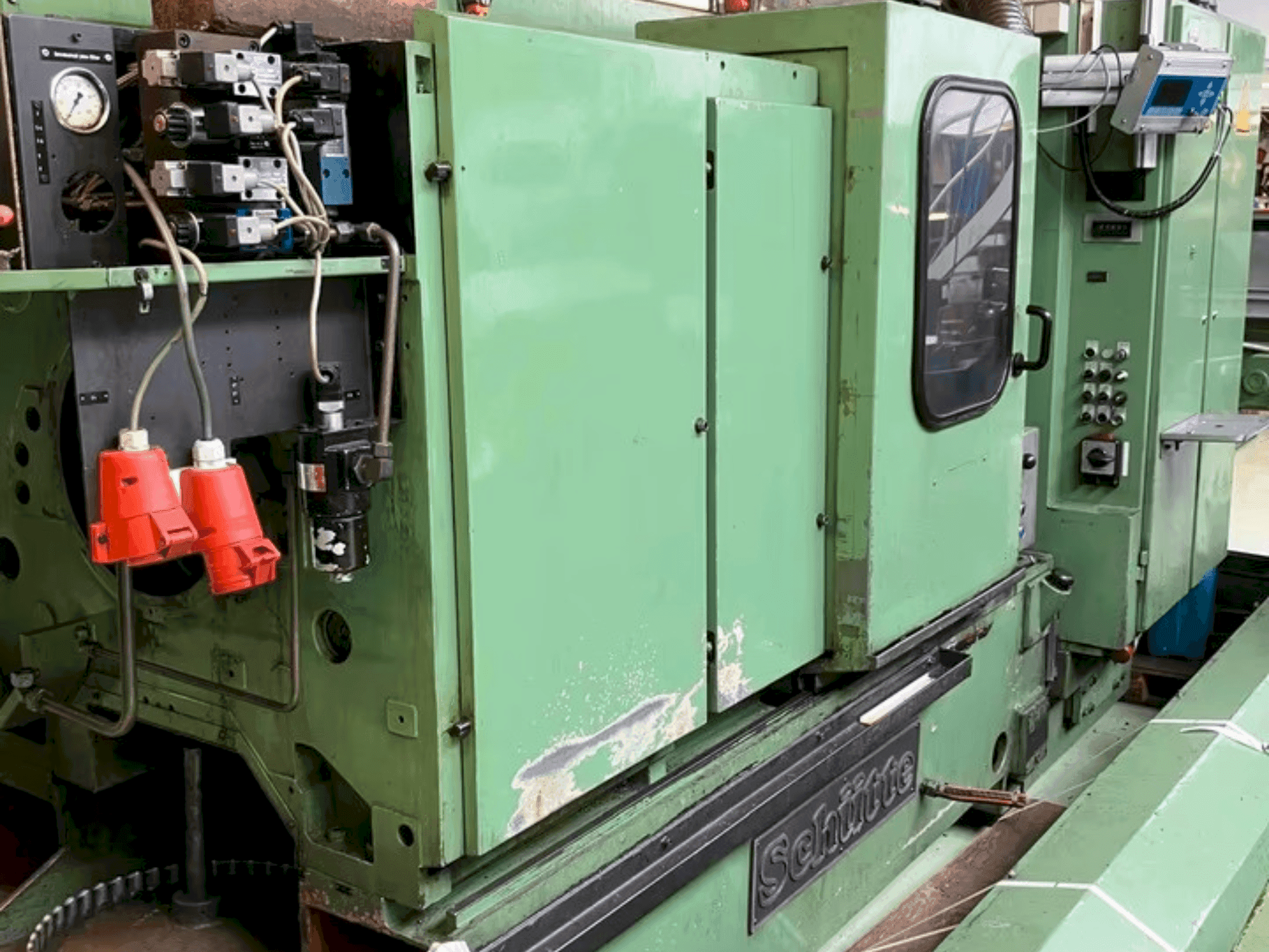 Vista frontale della macchina Schütte SF 26 (1985)