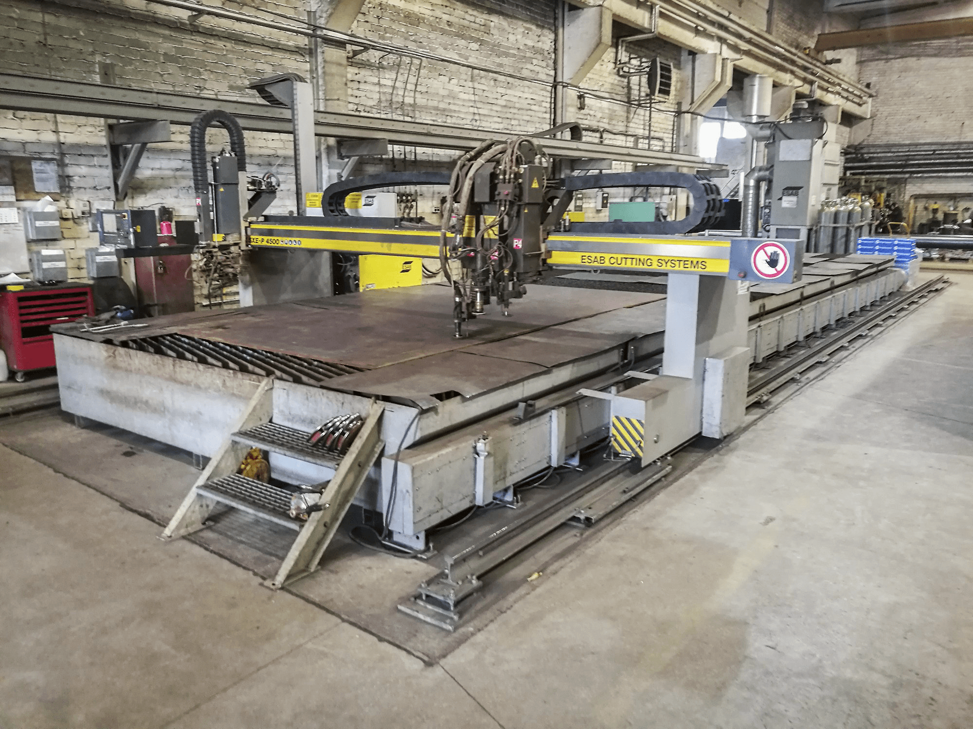 Vista lato destro della macchina ESAB SXE-P2 4500