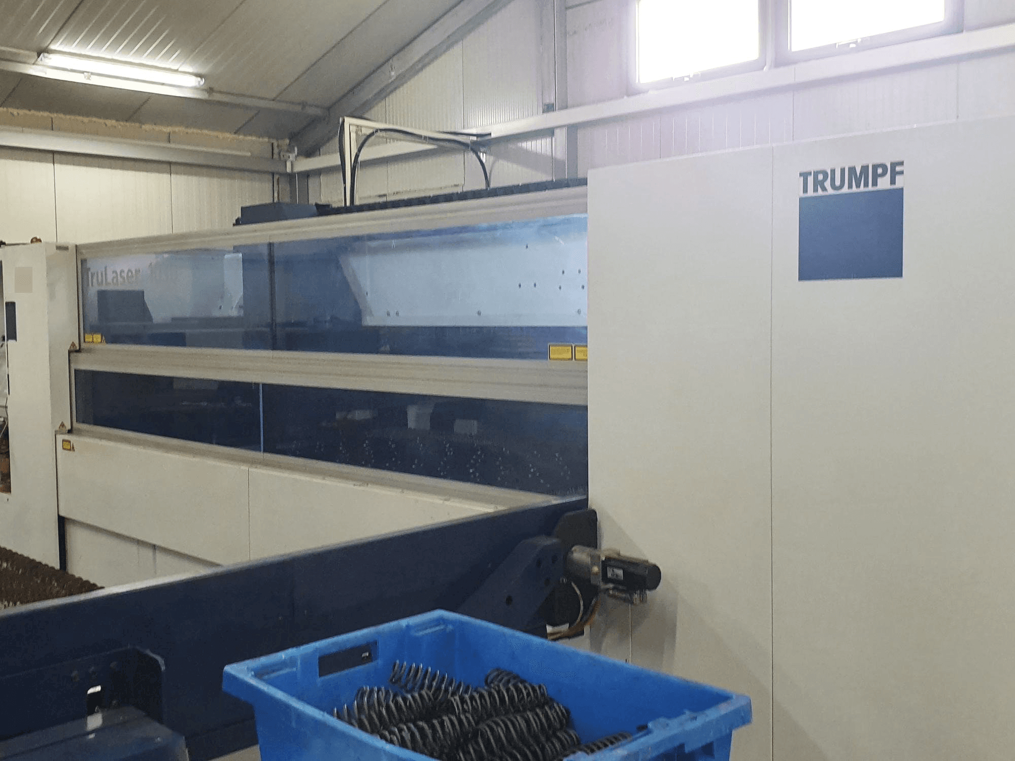 Vista frontale della macchina Trumpf TruLaser 1030