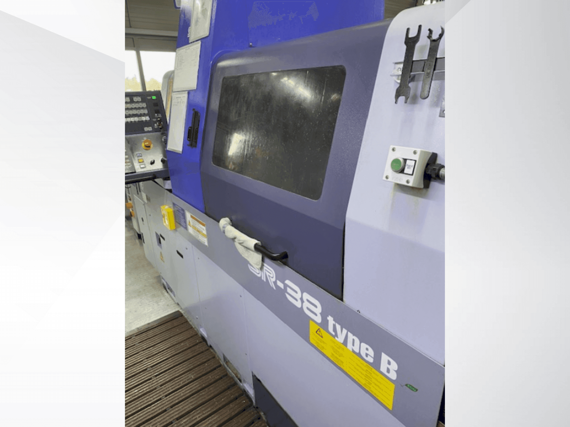 Vista frontale della macchina Star SR-38 type B